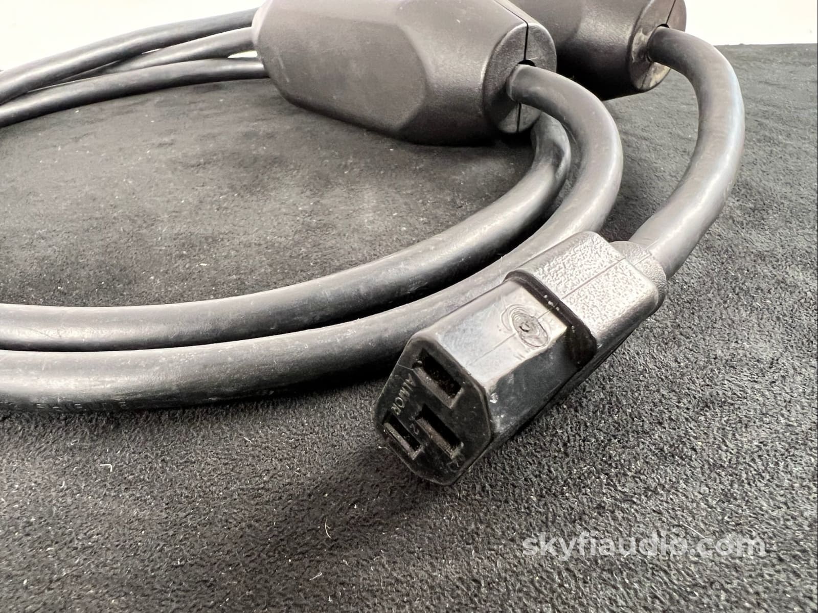 Mit (Music Interface Technologies) Z Cord 2 Power Cable Cables