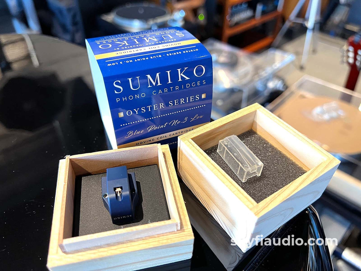MoFi x Fender PercisionDeck Limited Edition Turntable W/ Sumiko Blue Point Cartridge - #43/1000 - Turntable