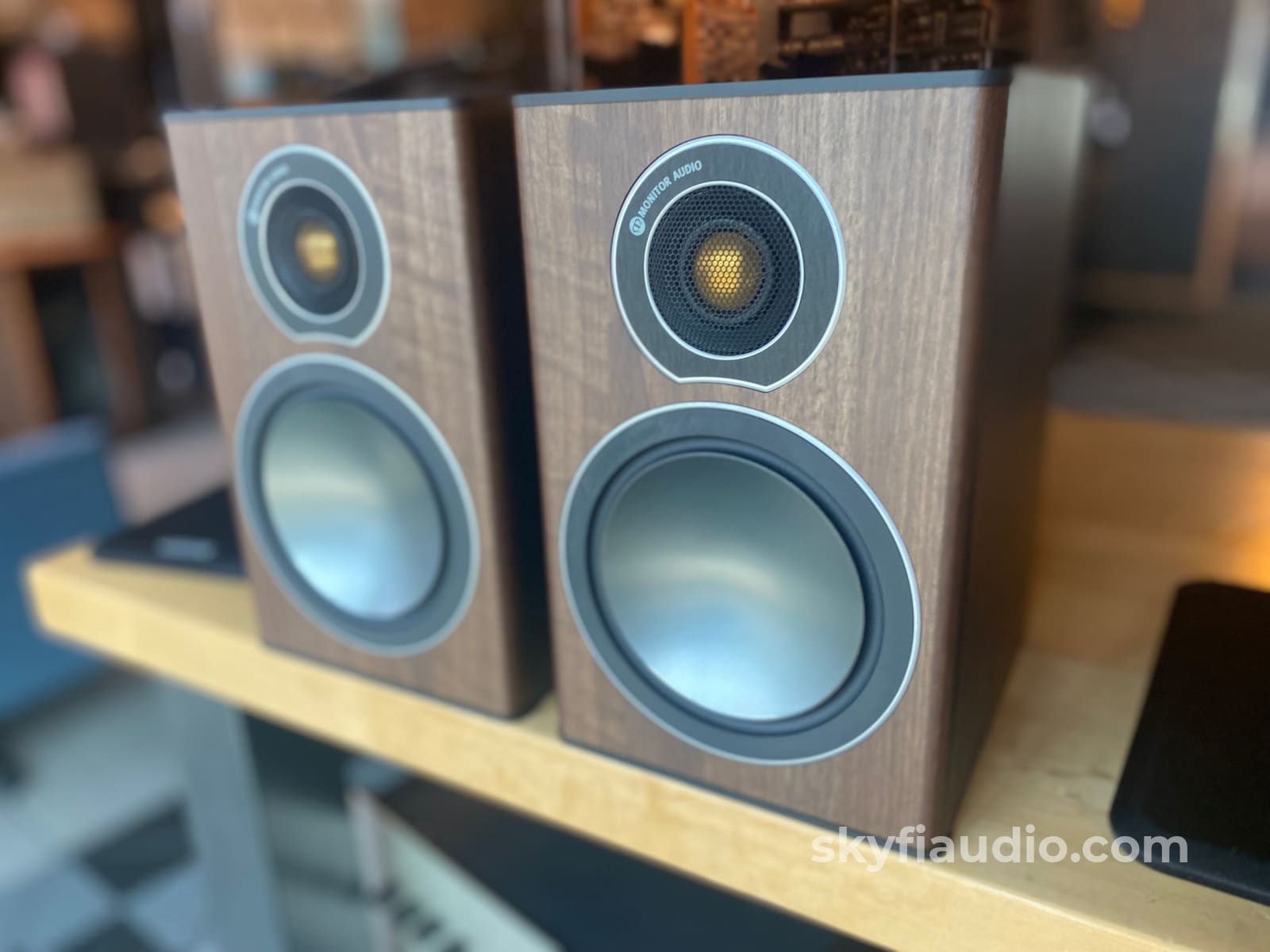 Monitor Audio Bronze 1 Bookshelf Speakers in Dark Wood, Minty