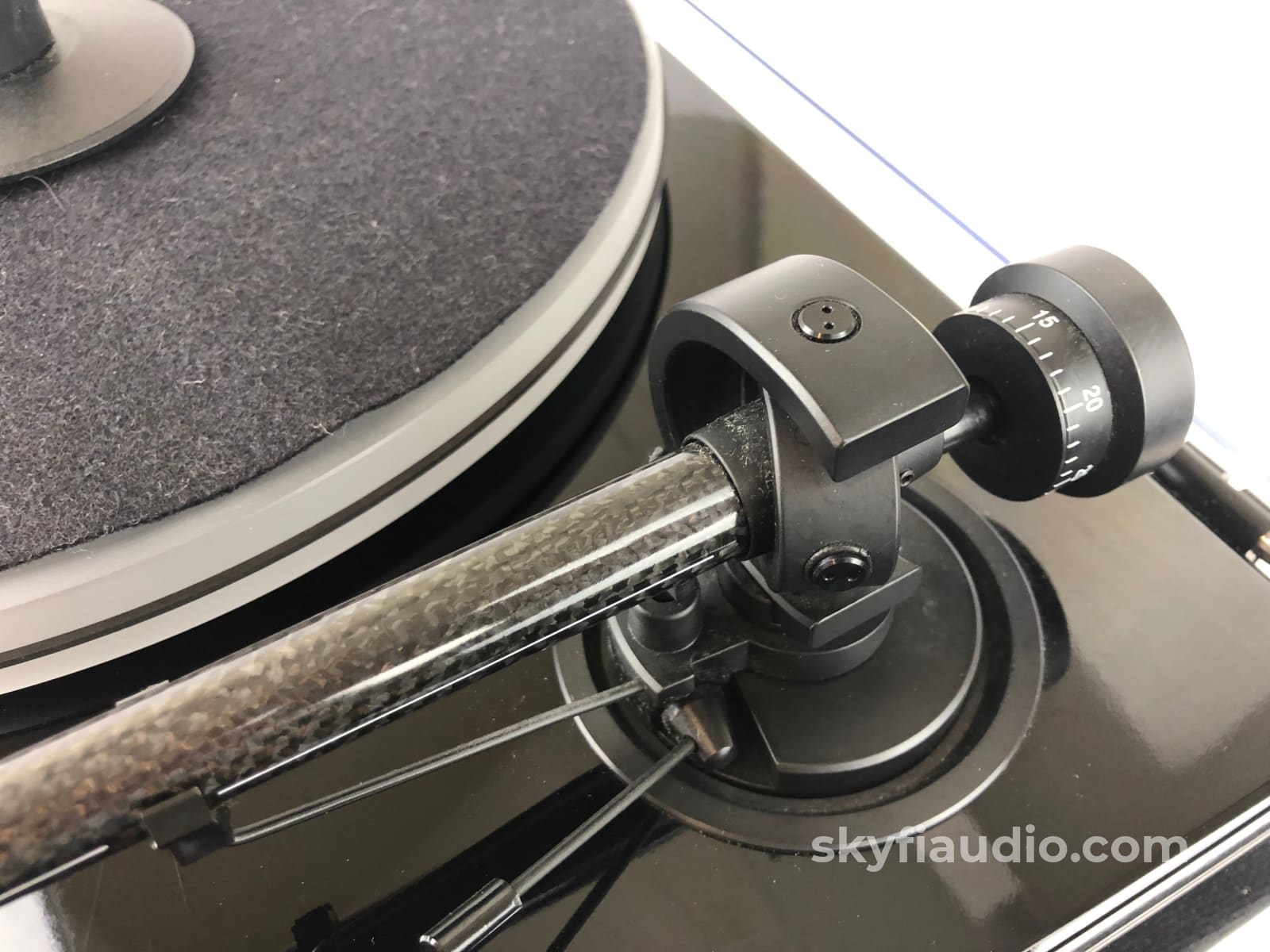 Music Hall Mmf-7.1 Turntable With New Ortofon 2M Red