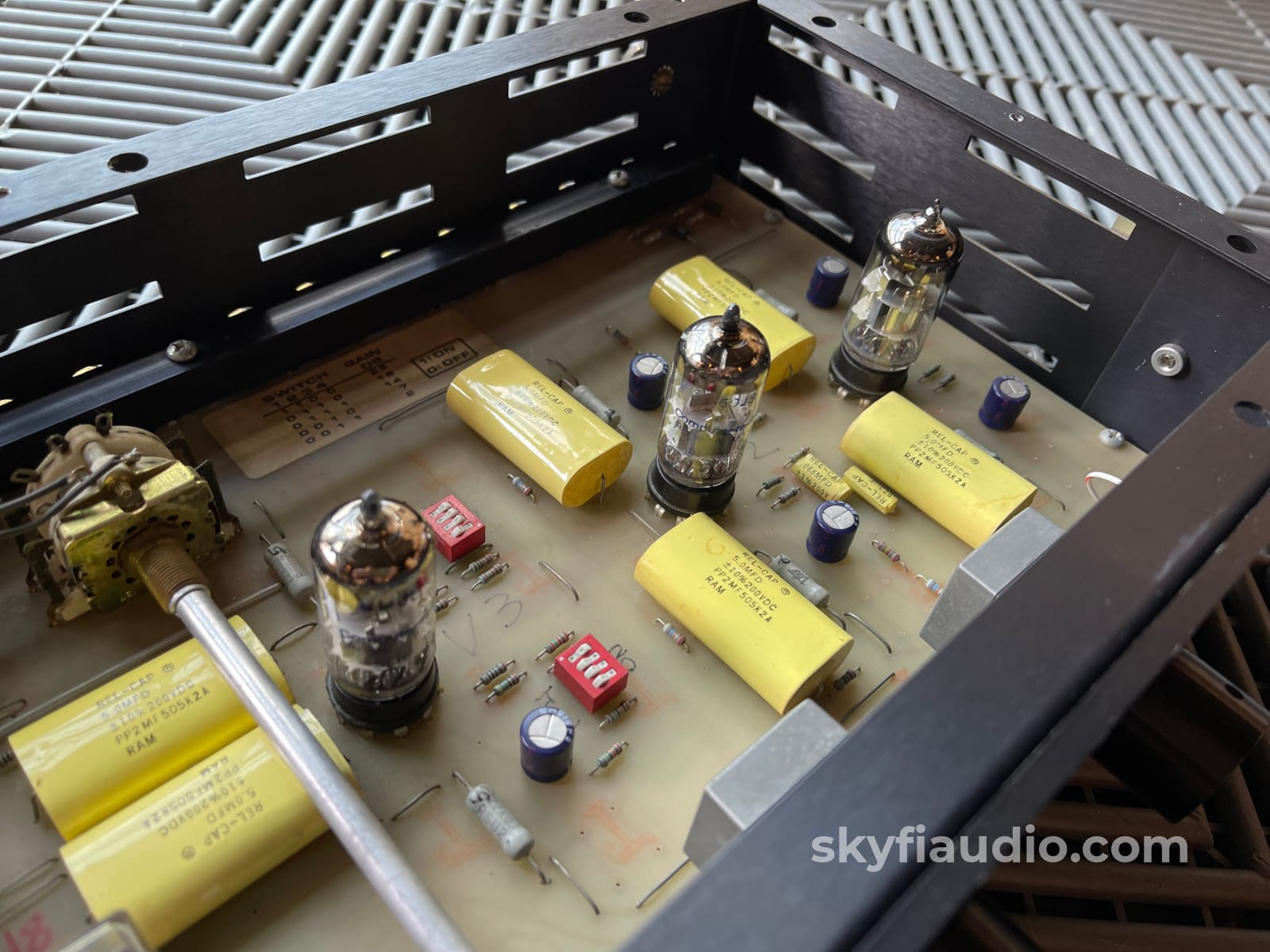 Music Reference Rm-5 Mk Ii Tube Preamplifier With Phono