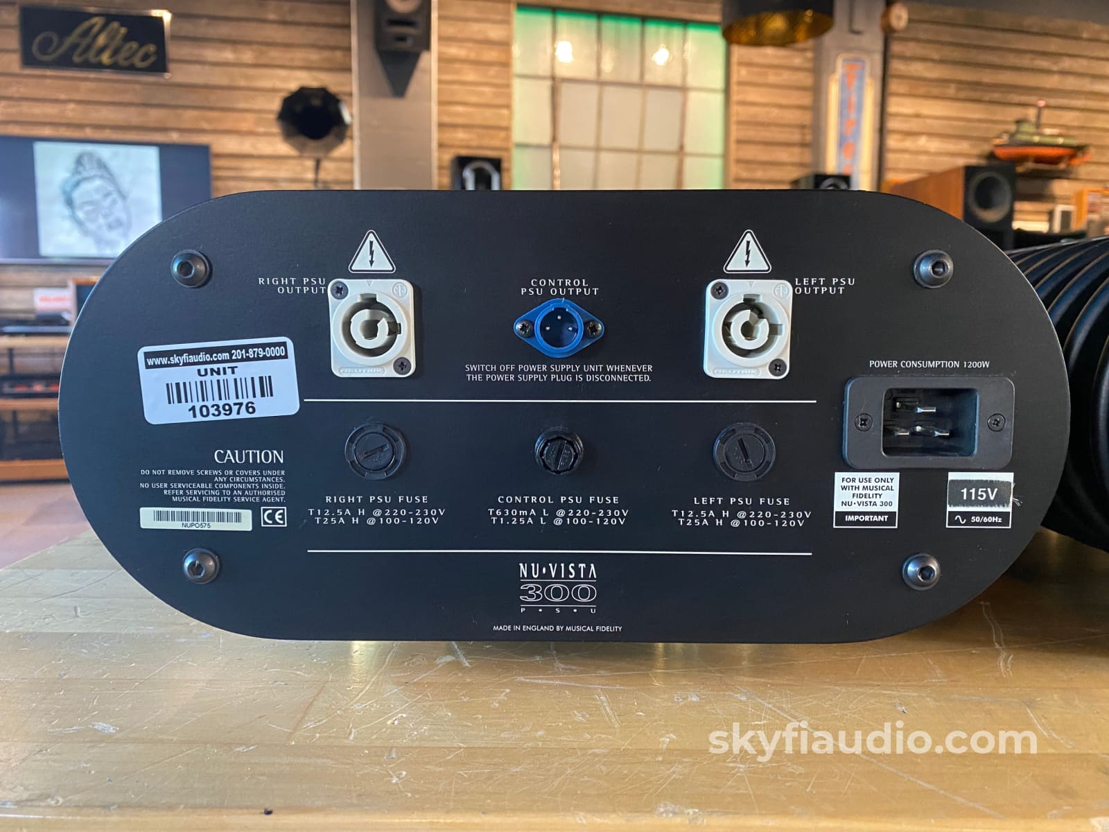 Musical Fidelity Nu-Vista 300 Amplifier - Dual Chassis Hybrid Amp - Li