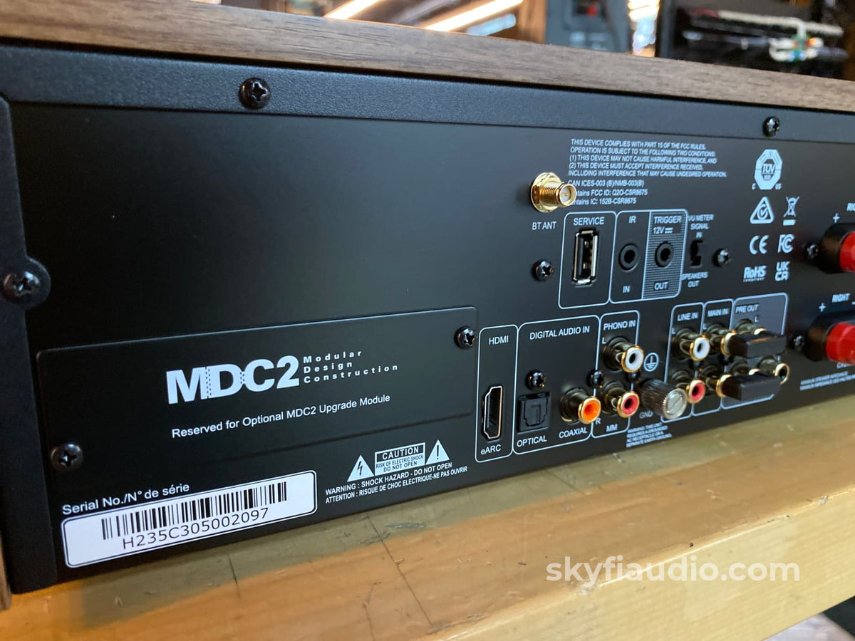 Nad C 3050 Integrated Amplifier Retro Look New In Open Box