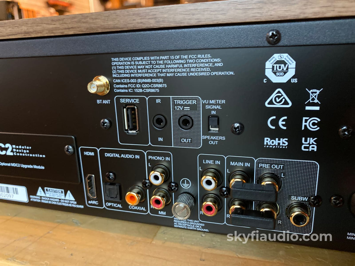 Nad C 3050 Integrated Amplifier Retro Look New In Open Box