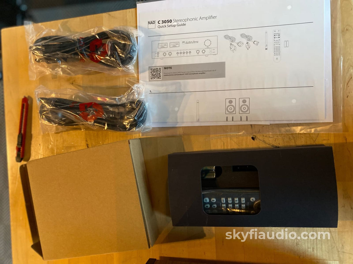 Nad C 3050 Integrated Amplifier Retro Look New In Open Box