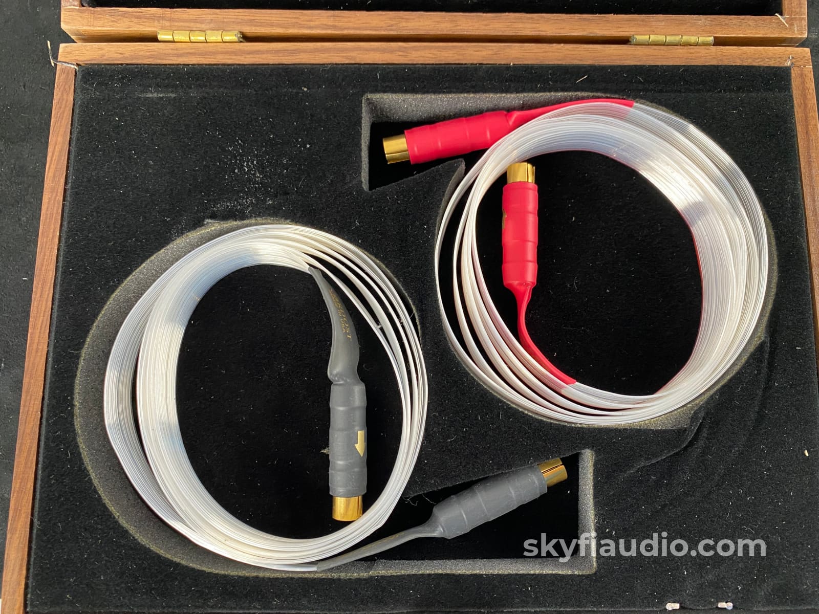 Nordost Leif Series - Red Dawn RCA Interconnects With Nordost Wood Cas