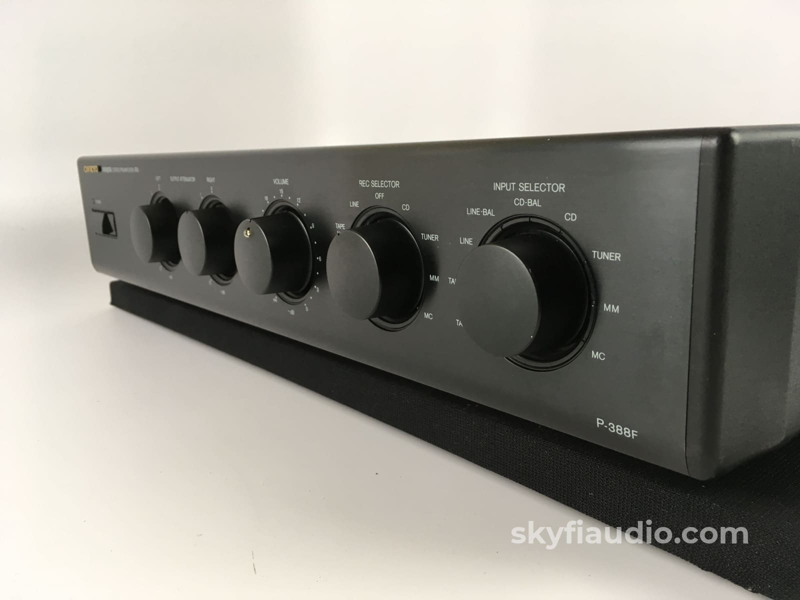 Onkyo P-388F R1 Integra Preamplifier 110/220V