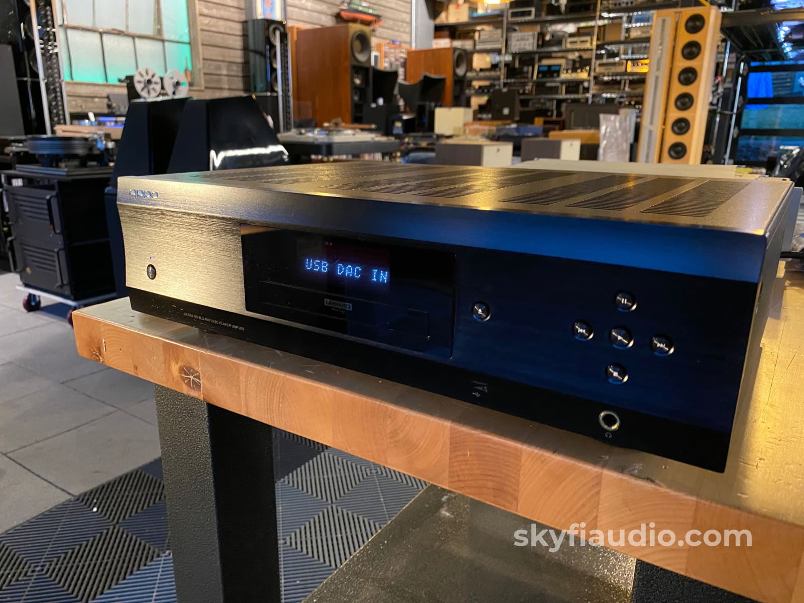 Oppo UDP-205 4K Ultra HD Blu-Ray, SACD/CD Player, Hardly Used and Comp