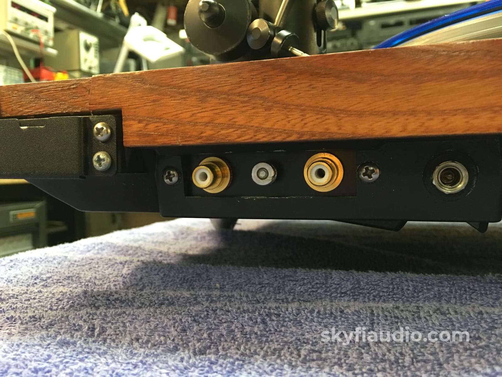Oracle Audio Technologies Alexandria Turntable With Prelude Tonearm And Grado Cartridge