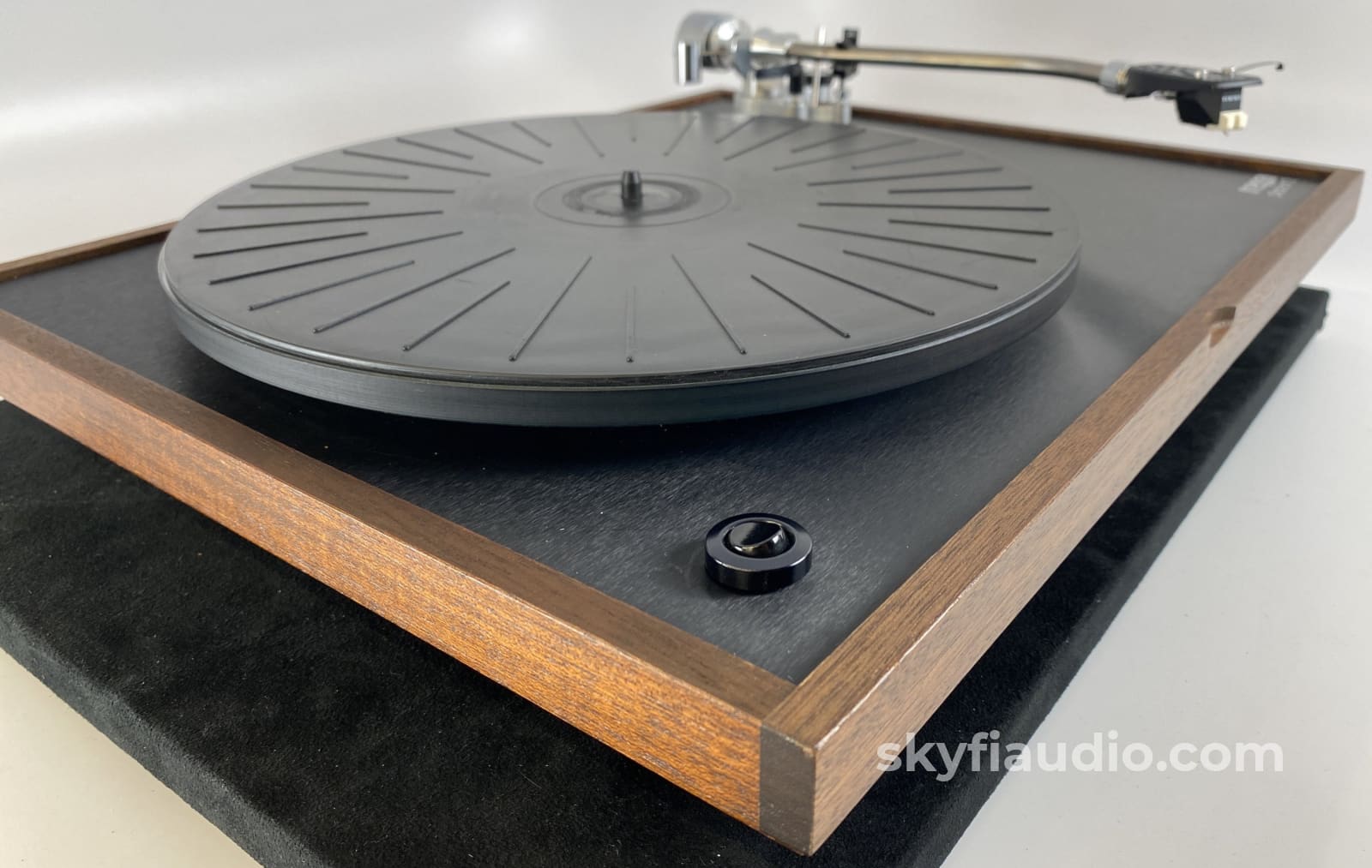 Original Rega Planar 2 Turntable With Wood Plinth And Tonearm
