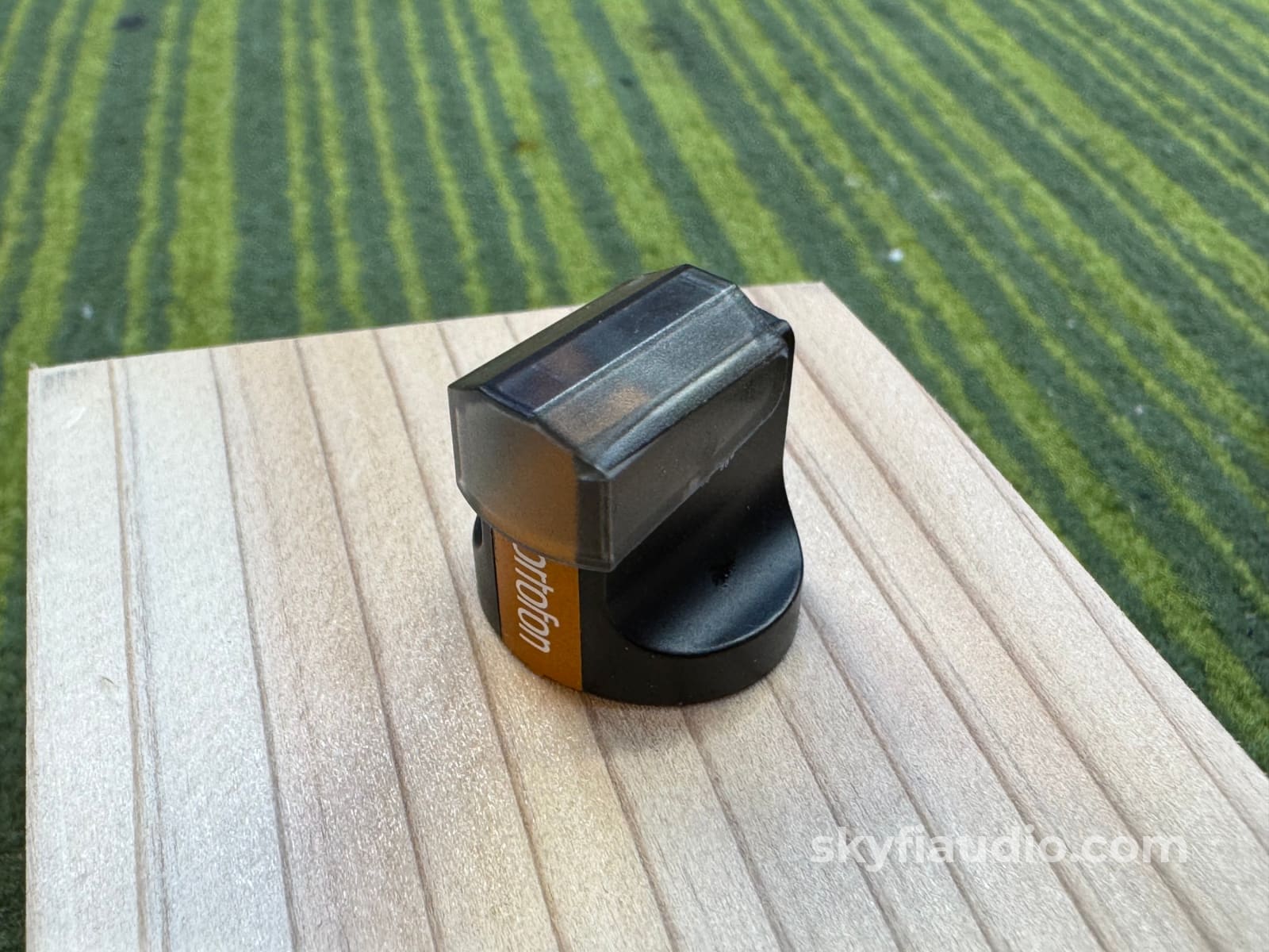 Ortofon Cadenza Bronze MC Phono Cartridge - Factory Rebuilt Phono Cartridge