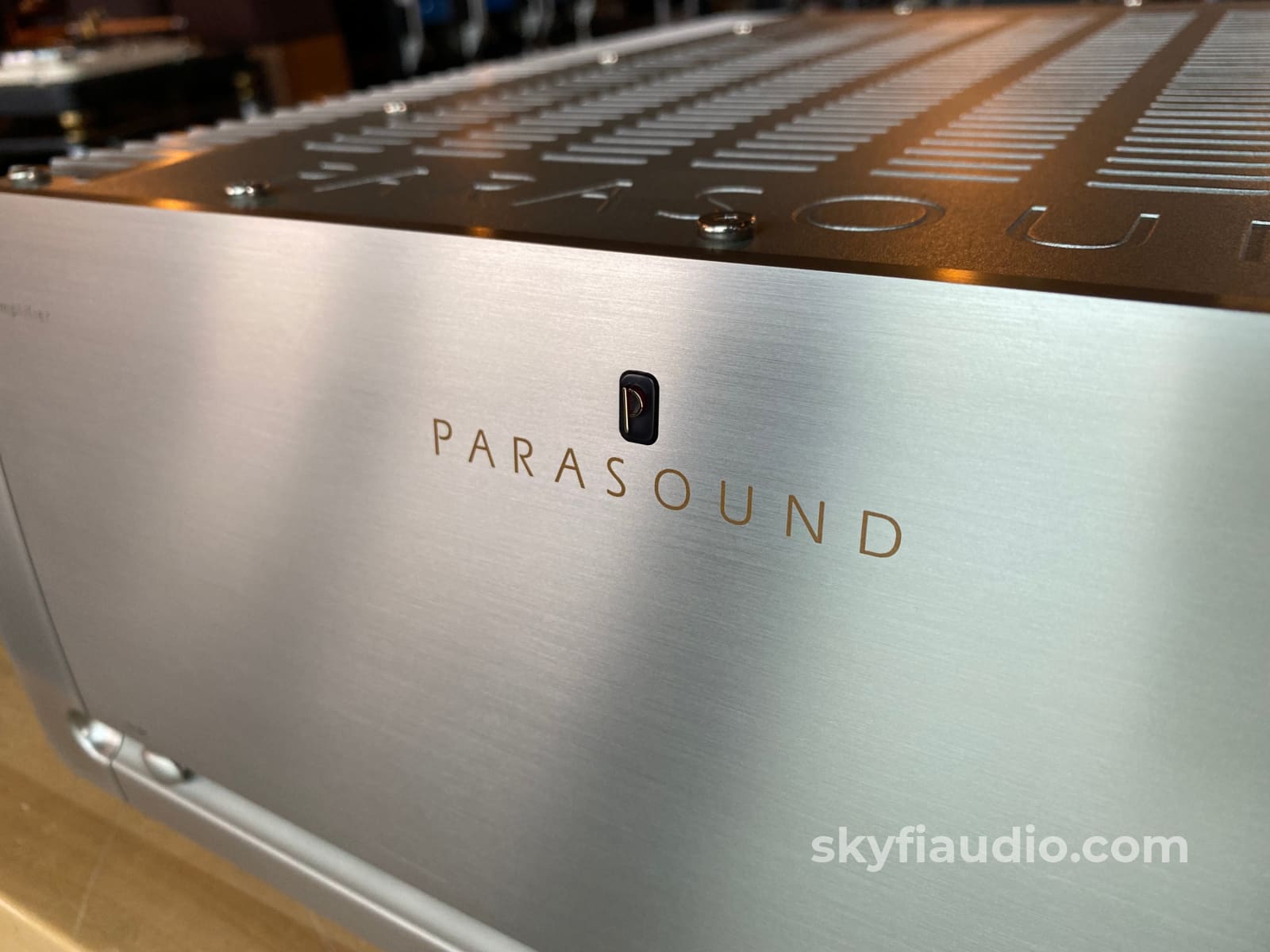 Parasound Halo A21 - Thx Ultra2 Amplifier In Silver John Curl Design