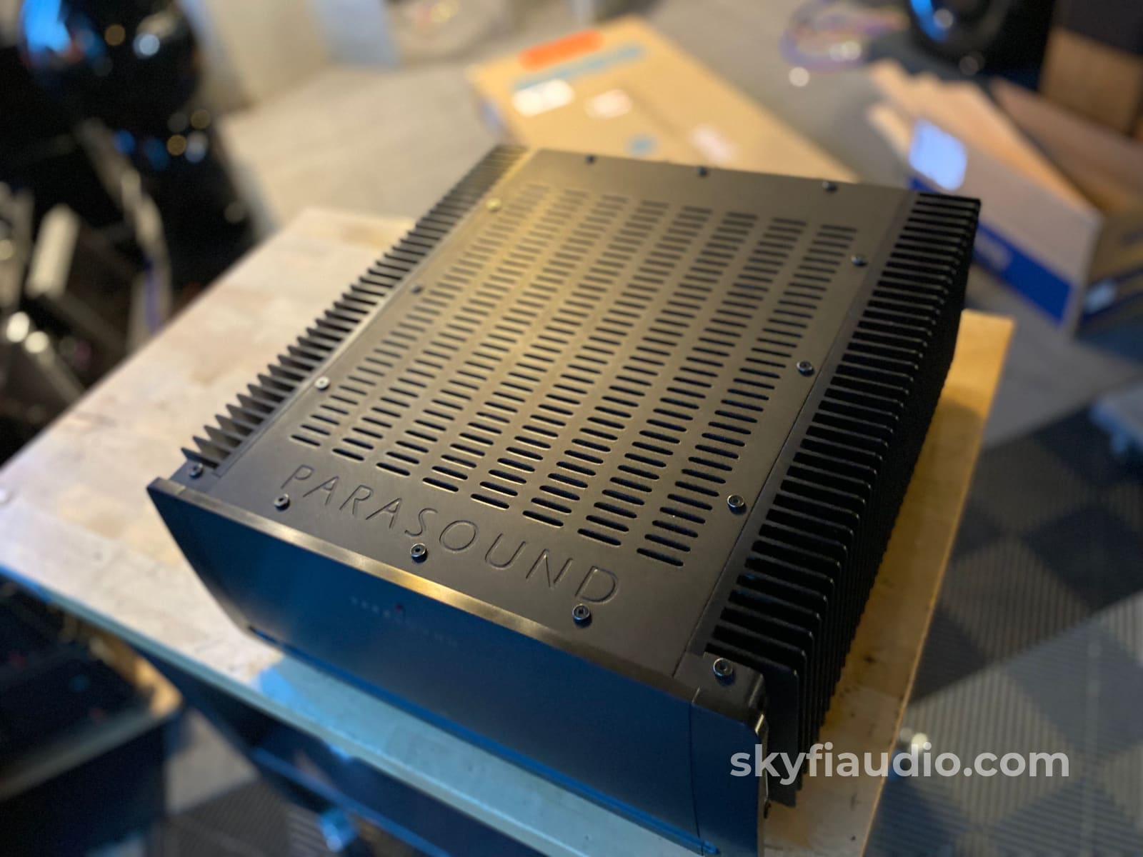 Parasound Halo A21 Thx Ultra2 Certified Amplifier In Black - John Curl Designed (2 Of 2)