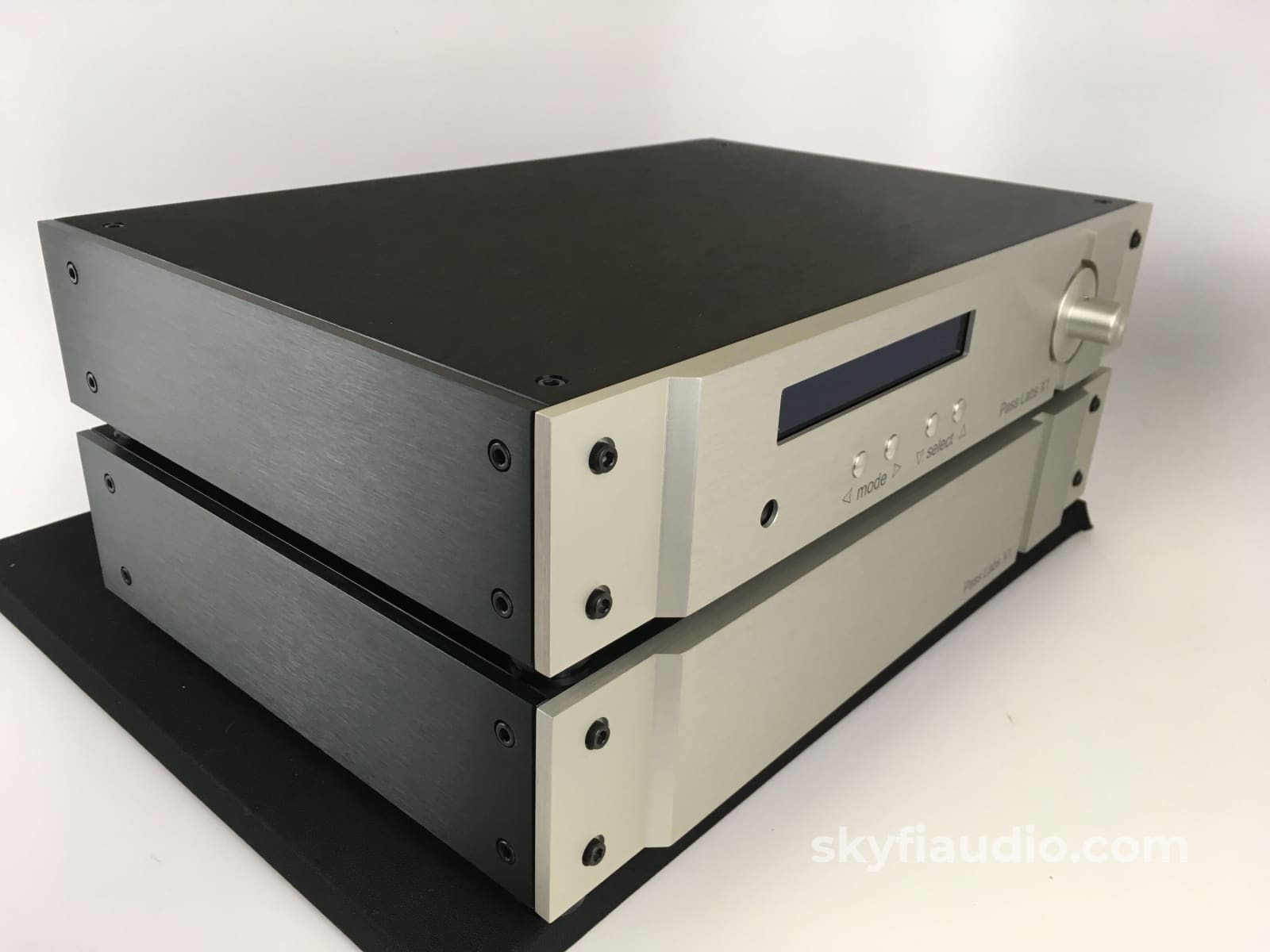 Pass Labs X-1 Two Piece Preamp Complete & Perfect Freshly Serviced By Preamplifier
