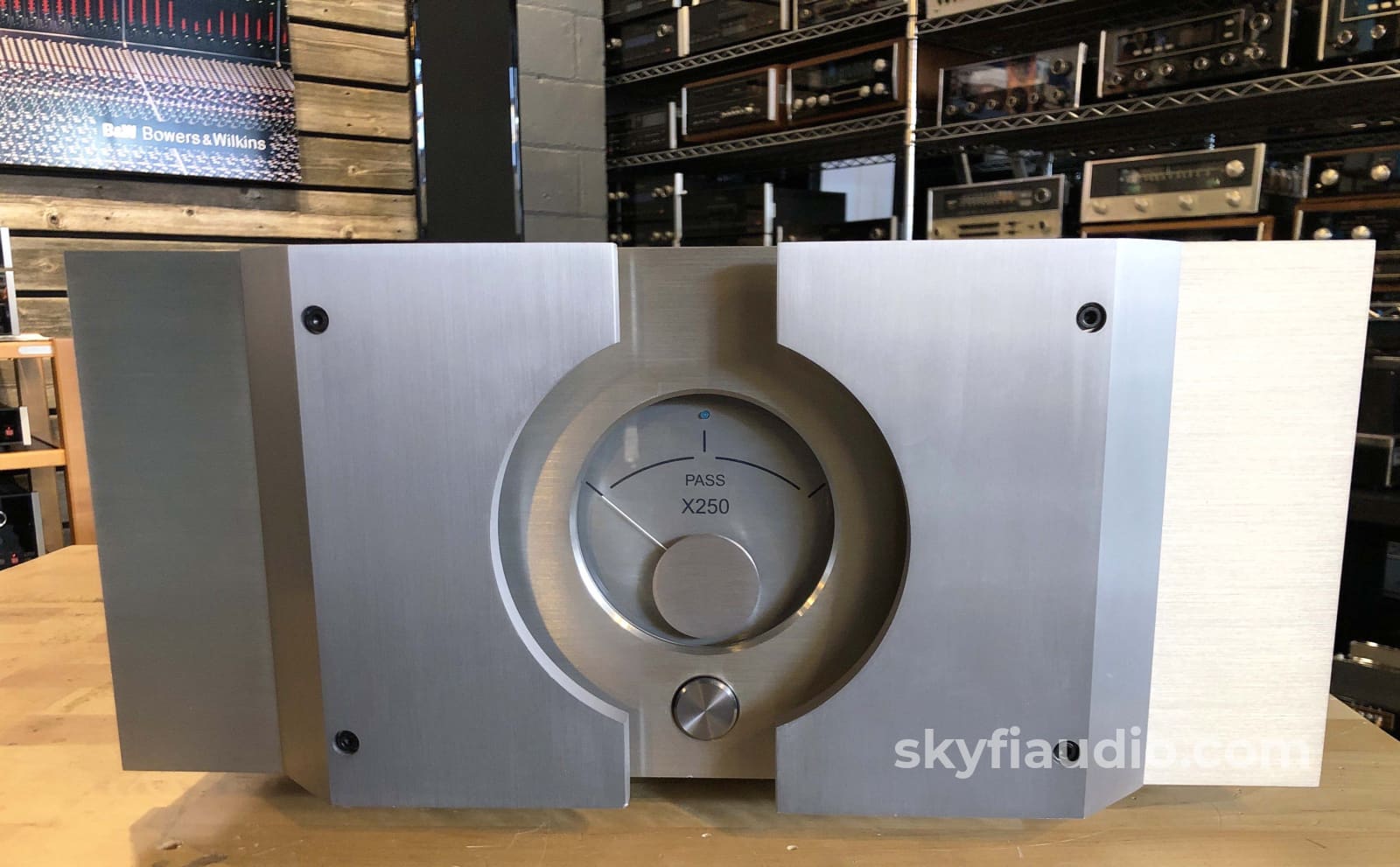 Pass Labs X250 Solid State Amplifier - Like New