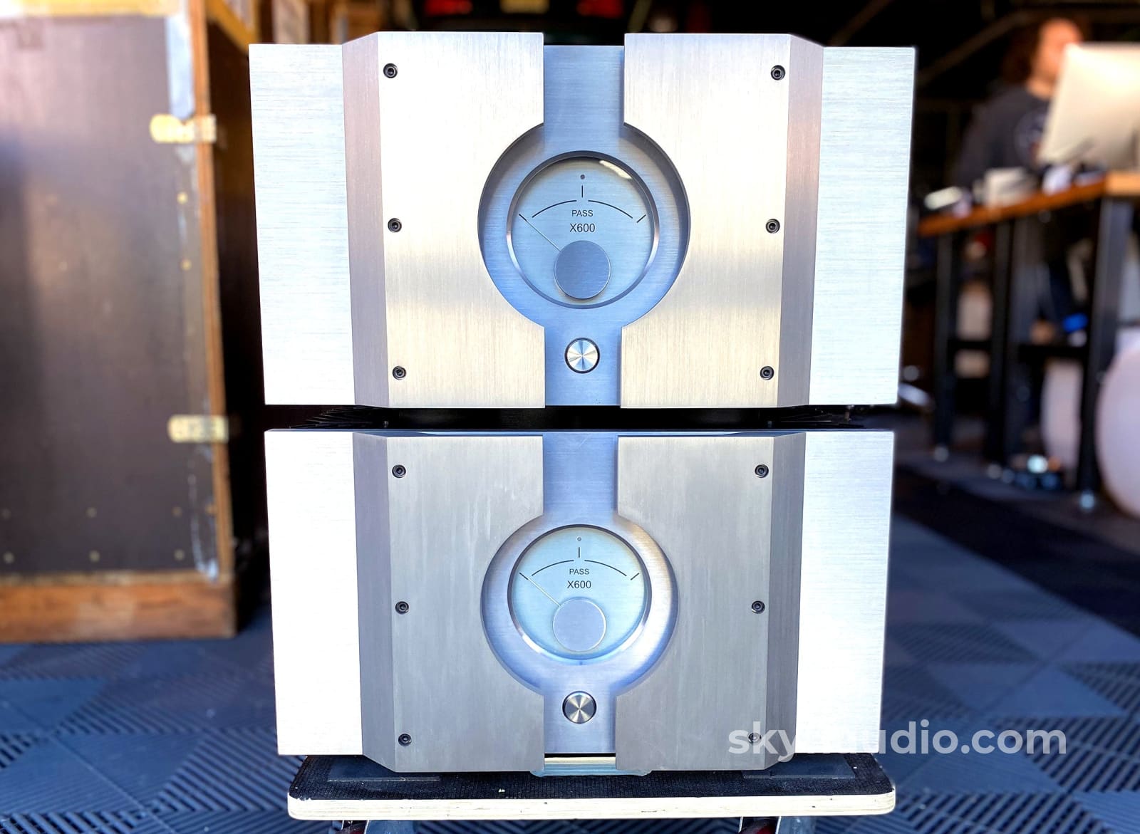 Pass Labs X600 Monoblocks 600W Of Clean Power Amplifier