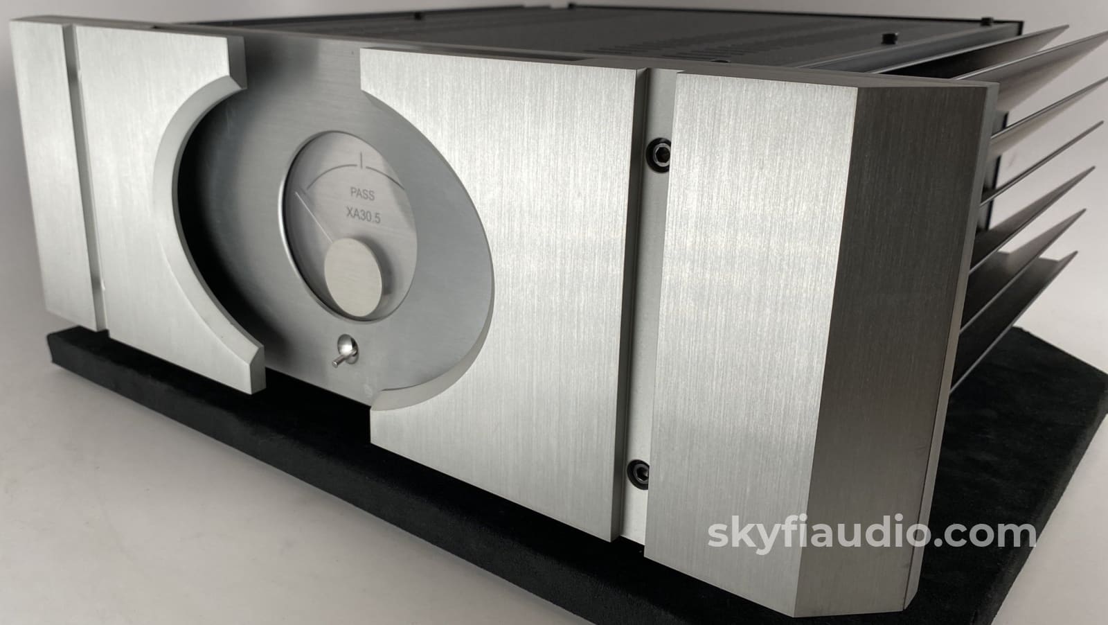 Pass Labs Xa30.5 Class A Amplifier