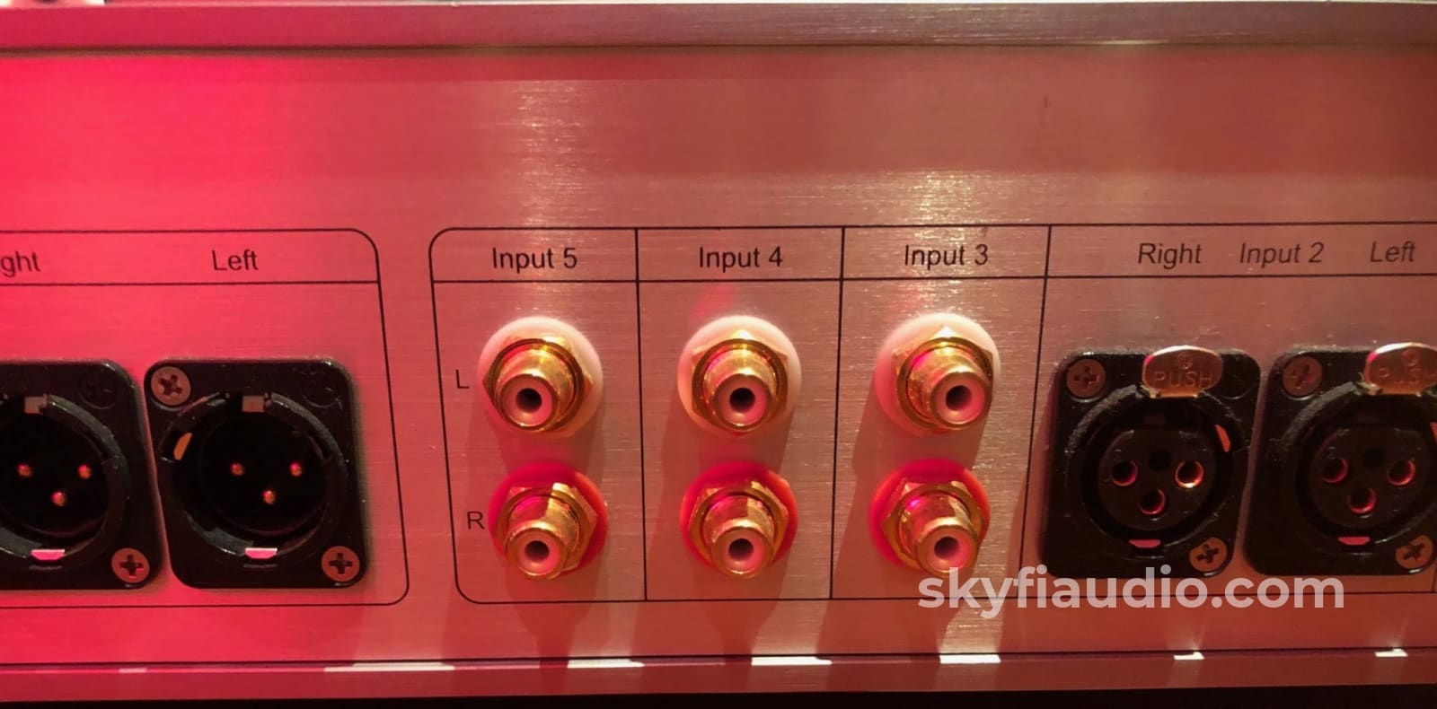 Pass Labs Xp-10 Line Level Preamp With Remote - Like New And Complete Preamplifier