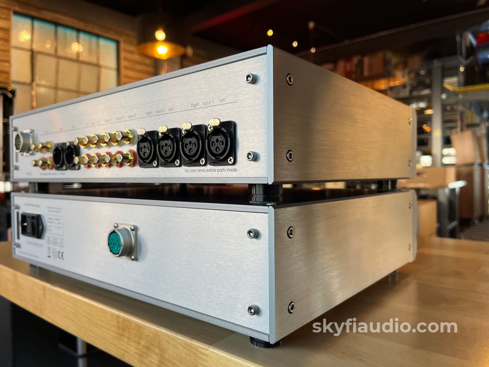 Pass Labs XP-22 Dual Chassis Analog Preamplifier Preamplifier