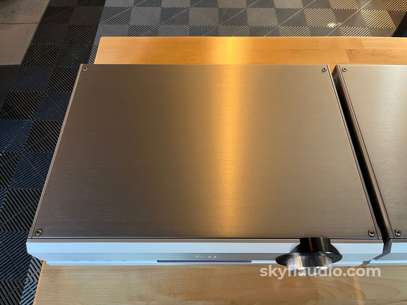 Pass Labs XP-22 Dual Chassis Analog Preamplifier Preamplifier