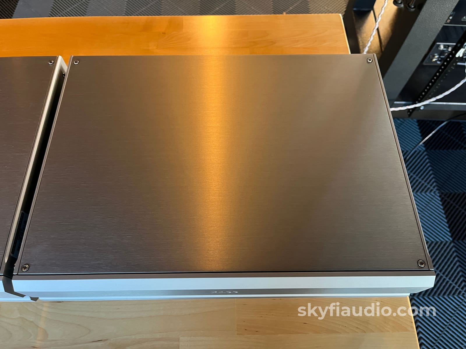 Pass Labs XP-22 Dual Chassis Analog Preamplifier Preamplifier