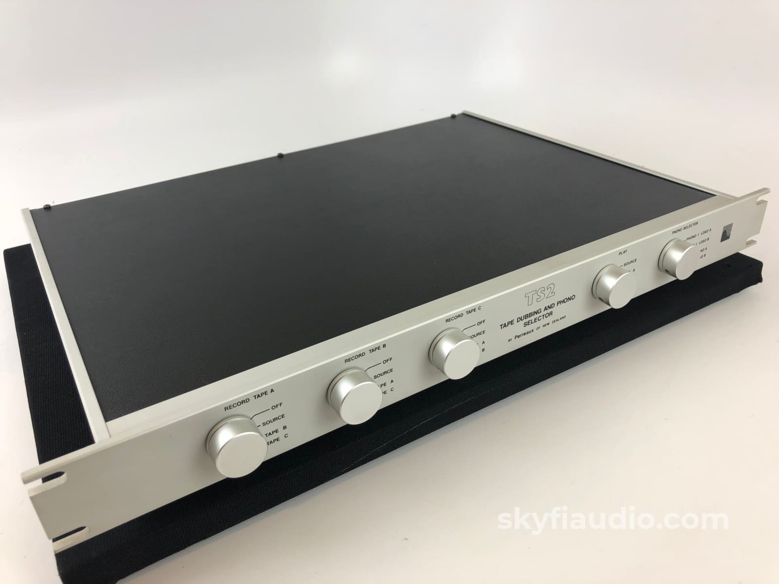 Perreaux Ts2 Tape Dubbing And Phono Selector Preamplifier
