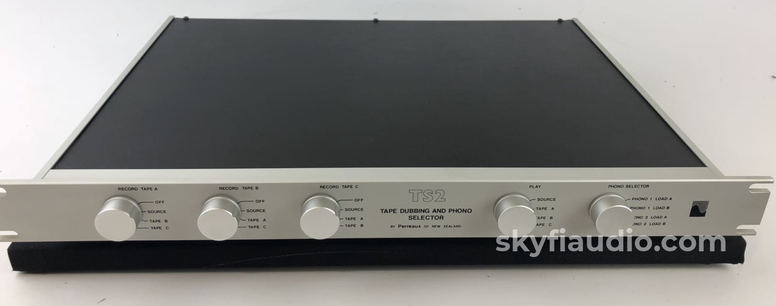 Perreaux Ts2 Tape Dubbing And Phono Selector Preamplifier