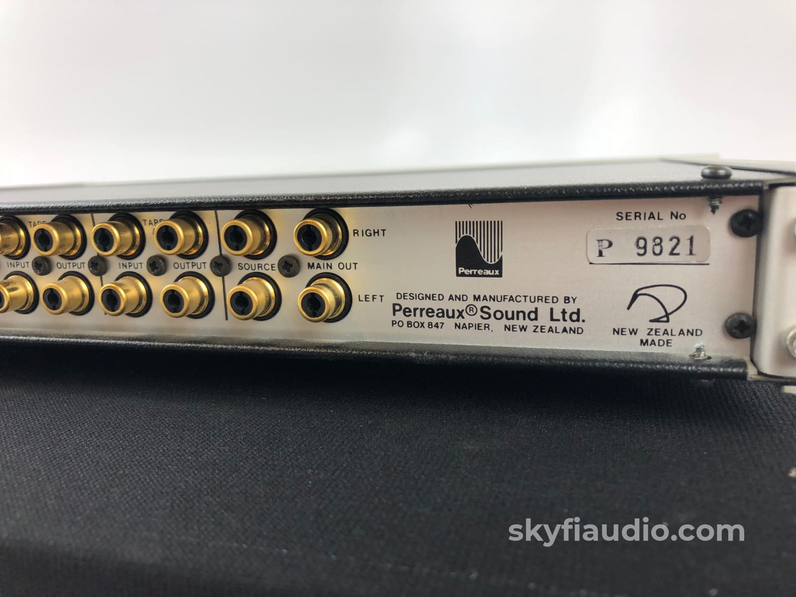 Perreaux Ts2 Tape Dubbing And Phono Selector Preamplifier
