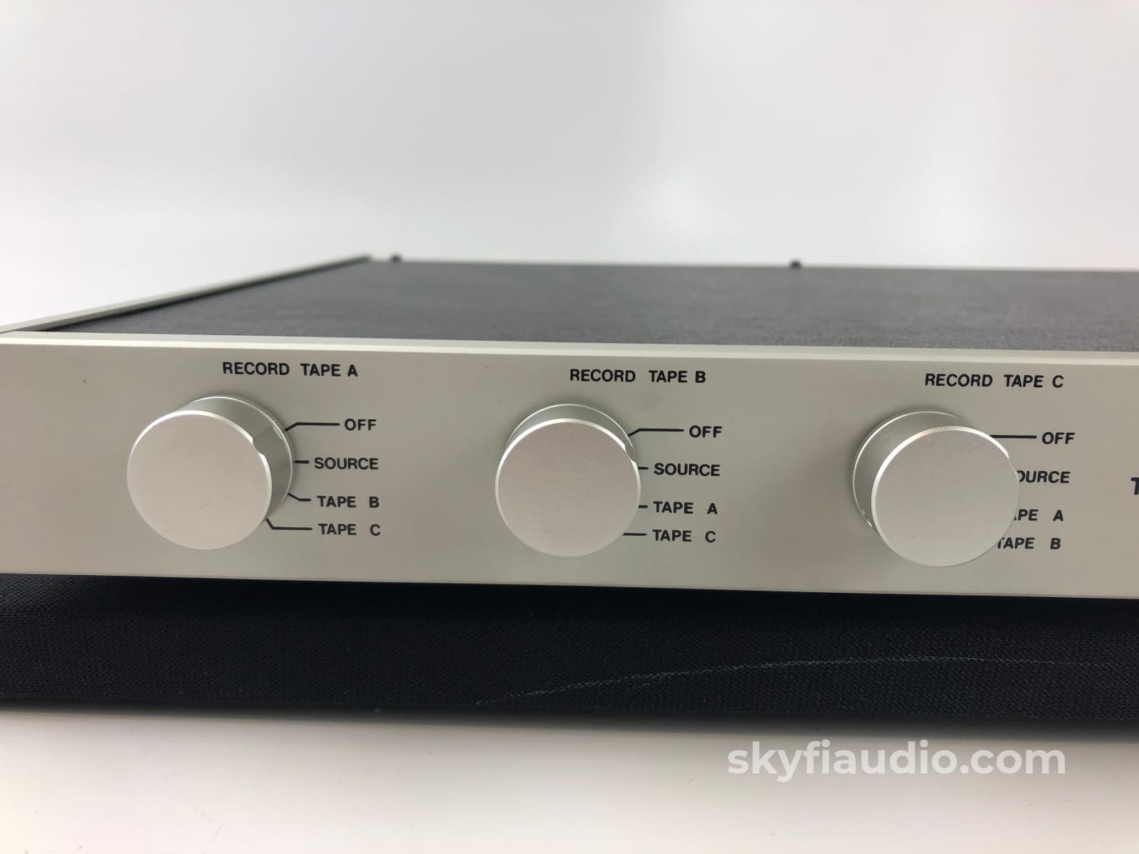 Perreaux Ts2 Tape Dubbing And Phono Selector Preamplifier