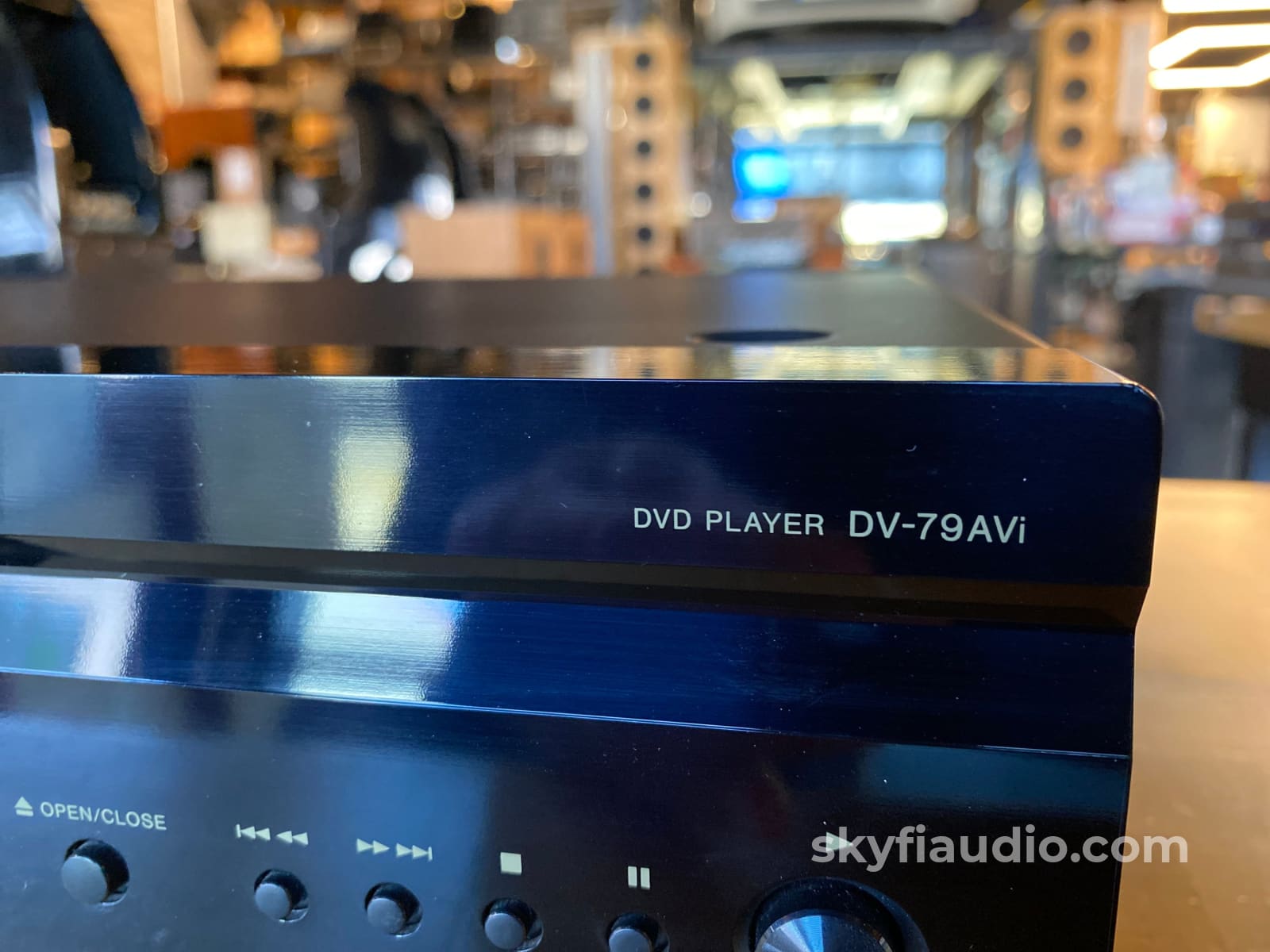 Pioneer DV–79AVi Multi-Format SACD/CD/DVD Audio Player