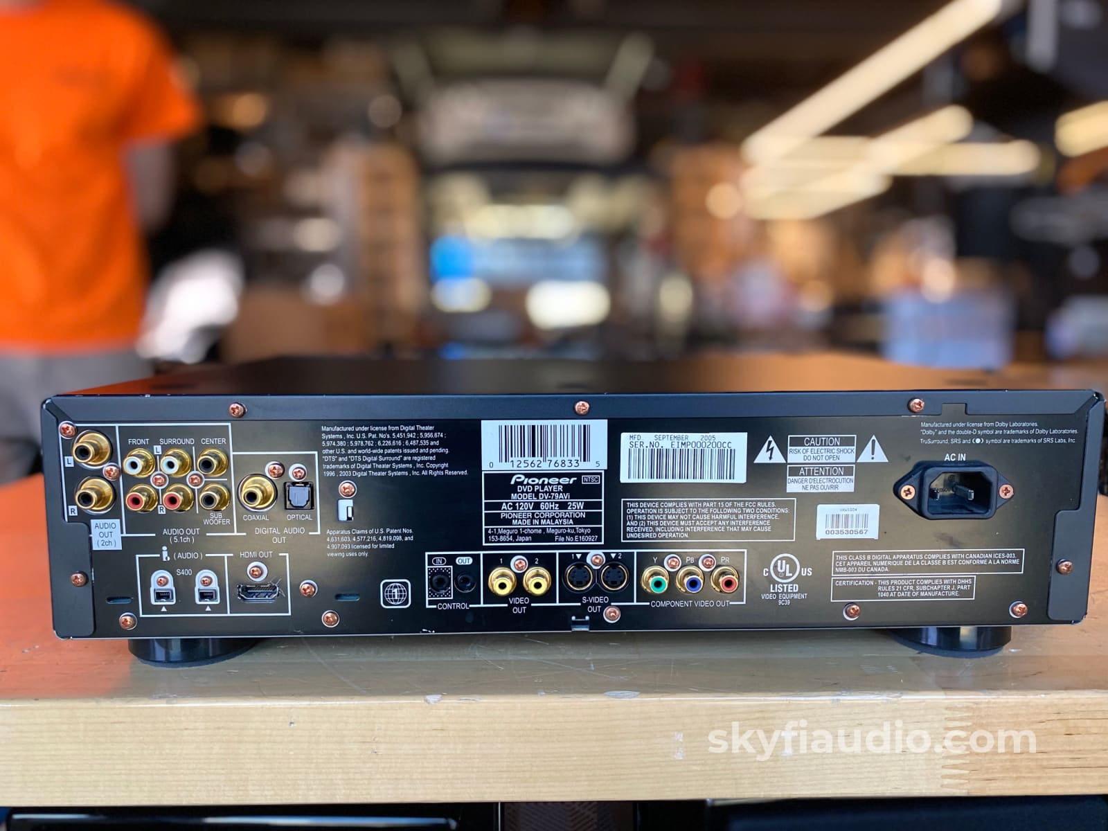 Pioneer DV–79AVi Multi-Format SACD/CD/DVD Audio Player