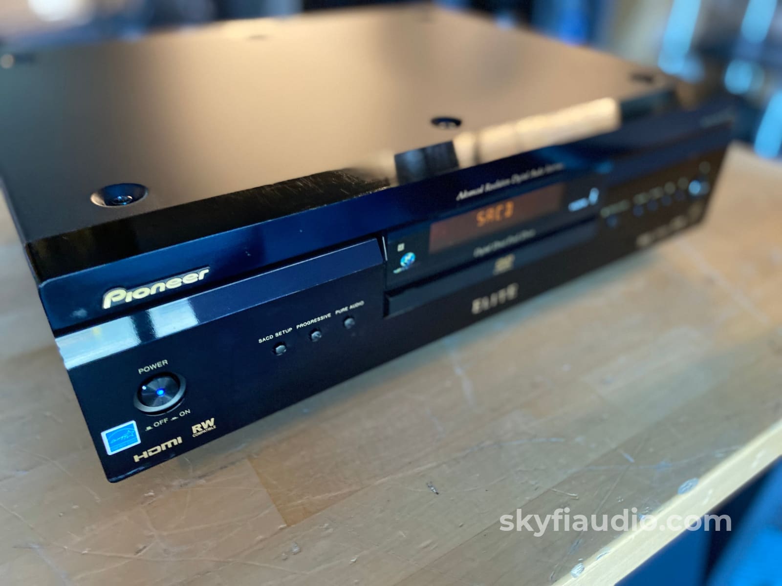 Pioneer DV–79AVi Multi-Format SACD/CD/DVD Audio Player