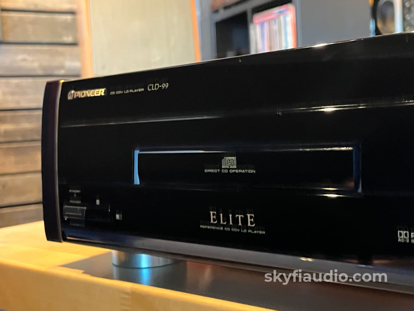 Pioneer Elite CLD-99 LaserDisc Player - With Remote - CD + Digital