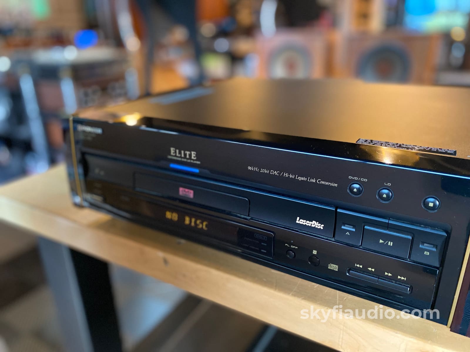 Pioneer Elite DVL-90 LaserDisc, CD, and DVD Player
