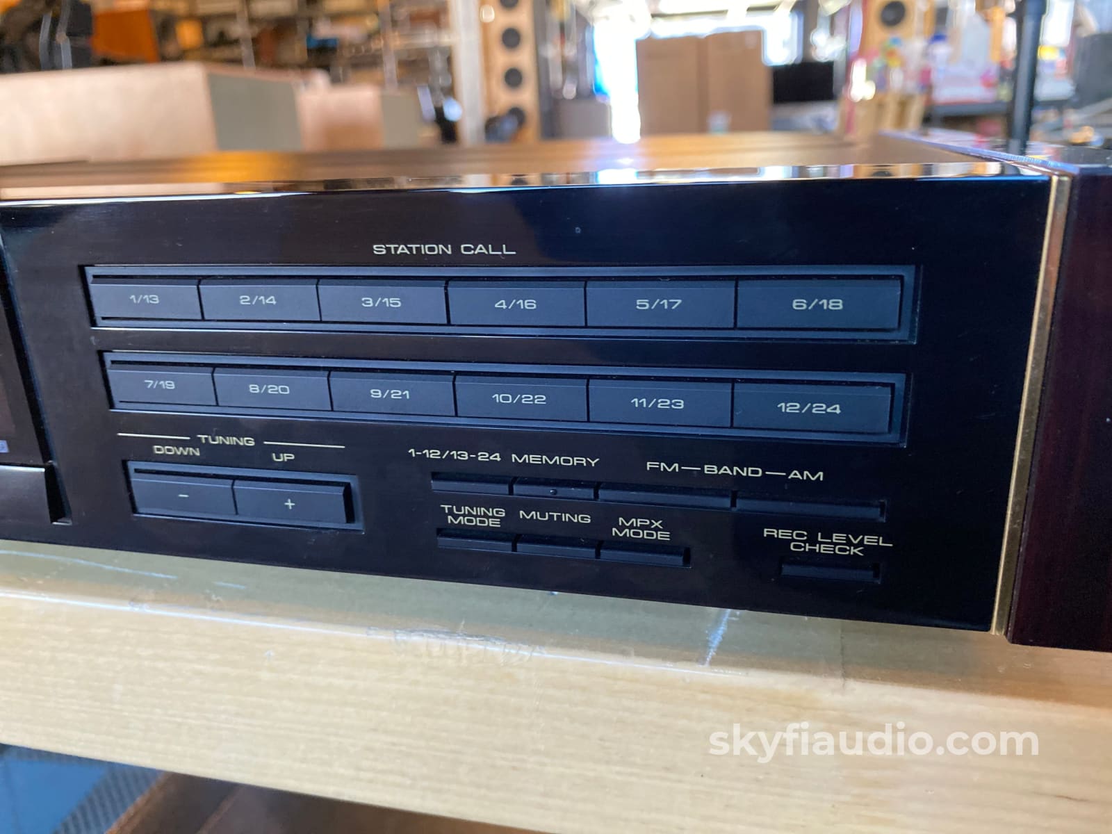 Pioneer Elite F-91 FM/AM Digital Synthesizer Tuner – SkyFi Audio