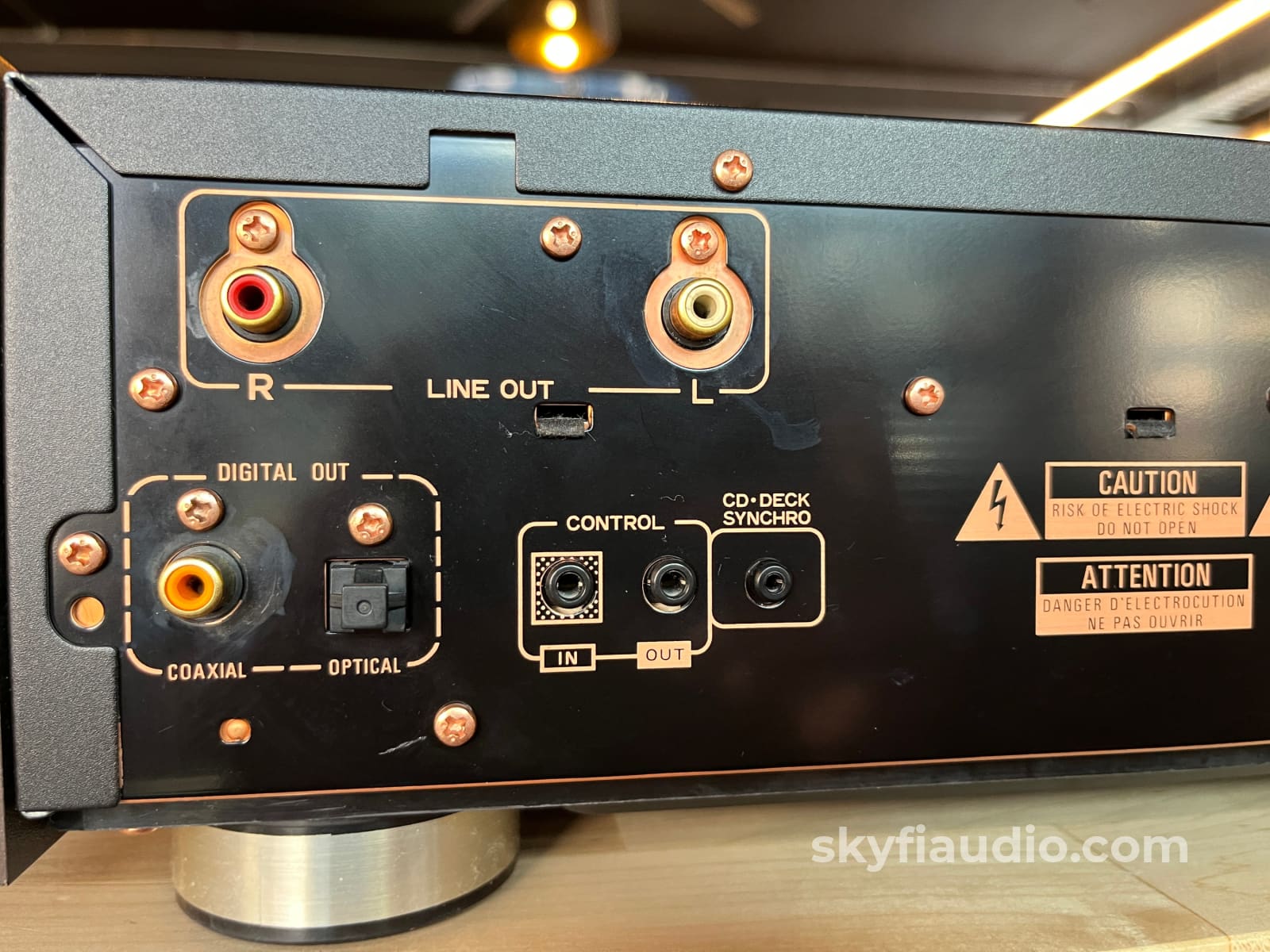 Pioneer Elite PD-65 CD Player - W/ Stable Platter Mechanism CD + Digital