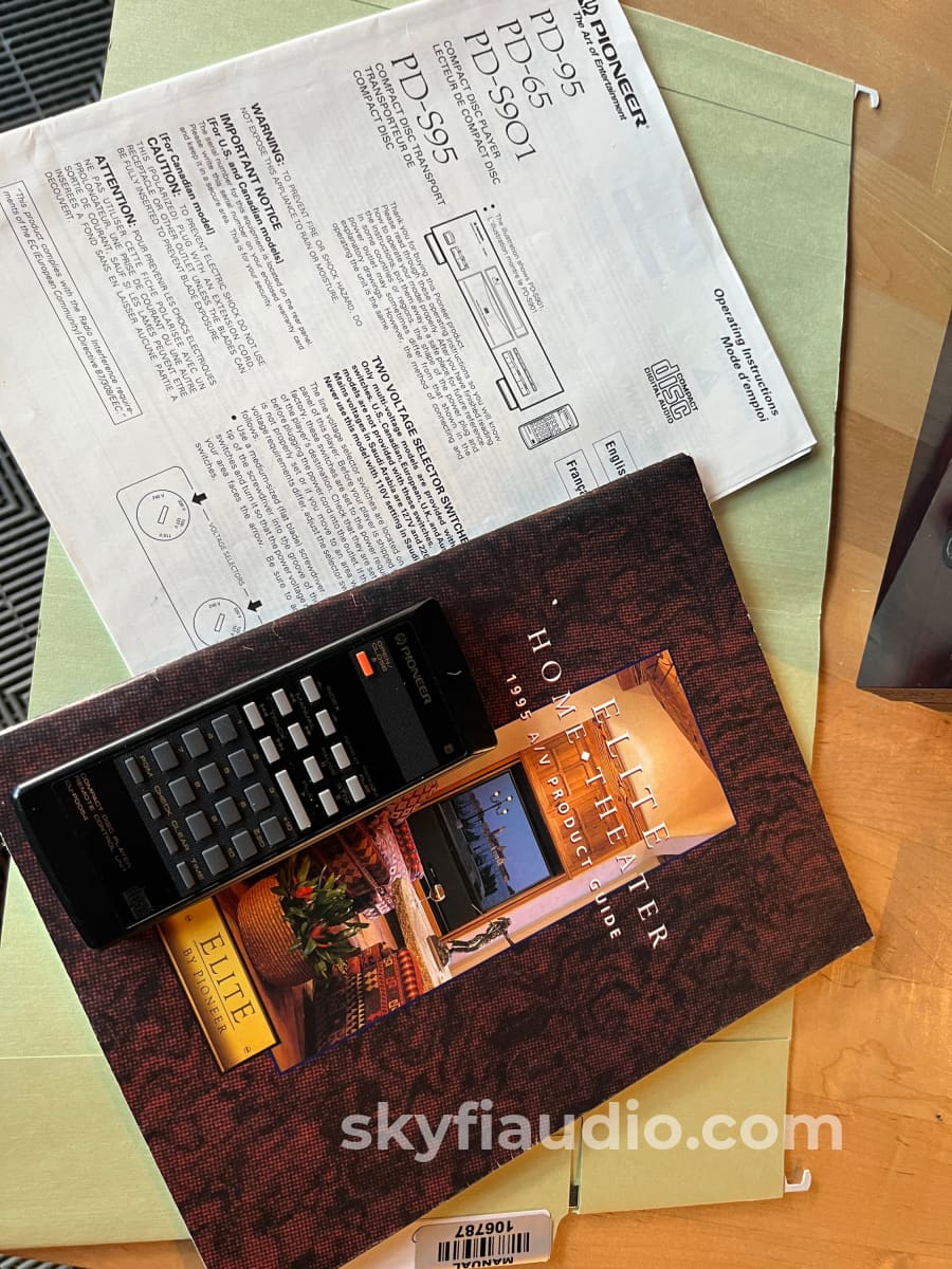 Pioneer Elite PD-65 CD Player - W/ Stable Platter Mechanism CD + Digital