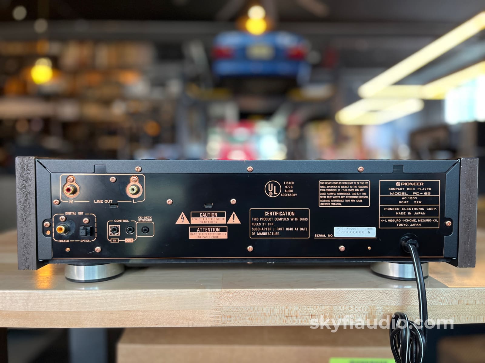 Pioneer Elite PD-65 CD Player - W/ Stable Platter Mechanism CD + Digital