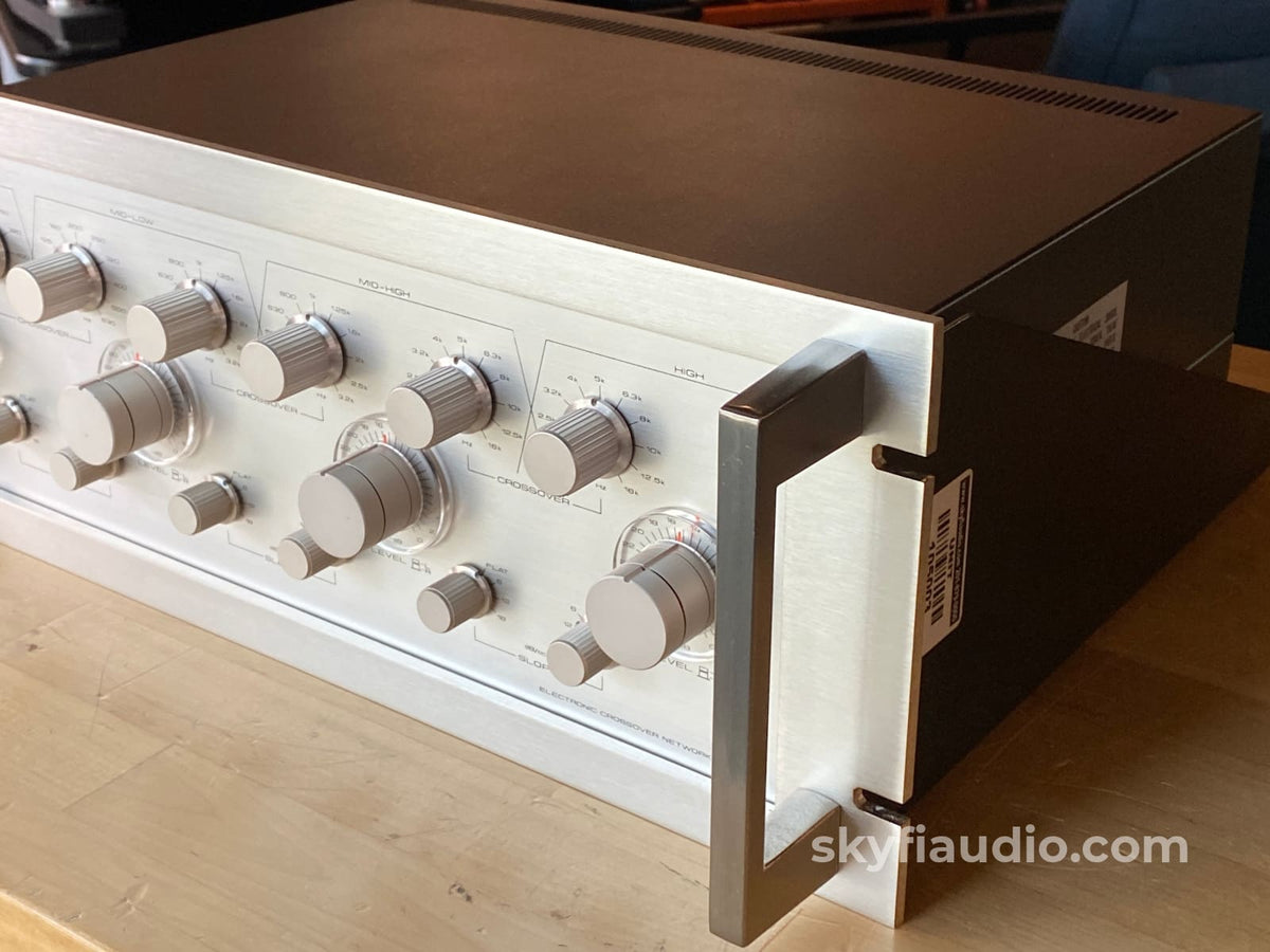 Pioneer Series 20 D-23 Electronic 4-Way Crossover With Rare Rack Mount Accessory