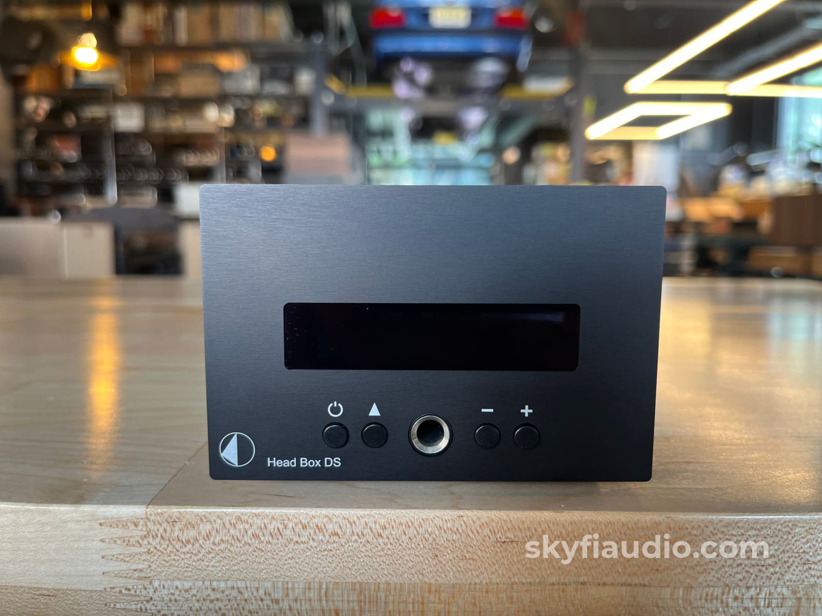 Pro-Ject Head Box DS Headphone Amplifier with 24-bit/192kHz DAC