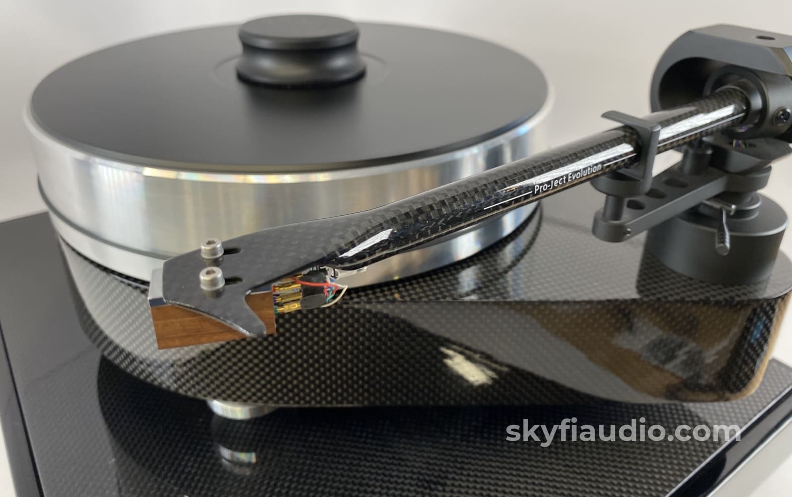 Pro-Ject Rpm 10 Carbon Turntable With Evo Arm And New Sumiko Songbird Cartridge