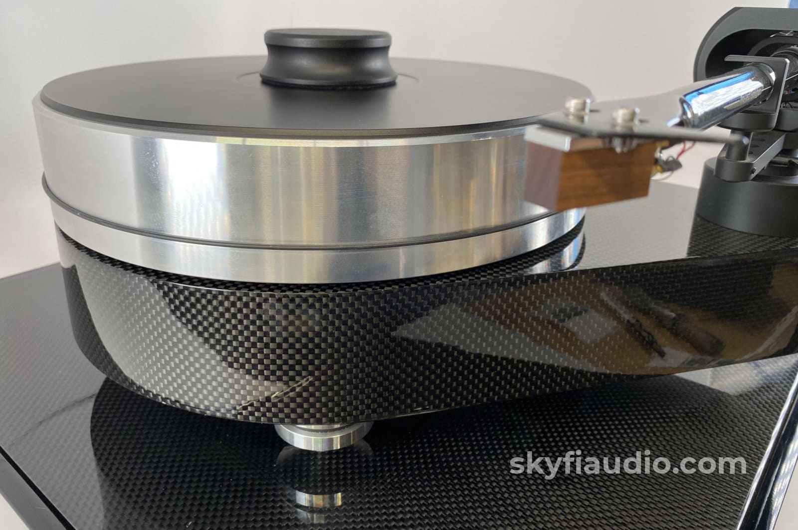 Pro-Ject Rpm 10 Carbon Turntable With Evo Arm And New Sumiko Songbird Cartridge