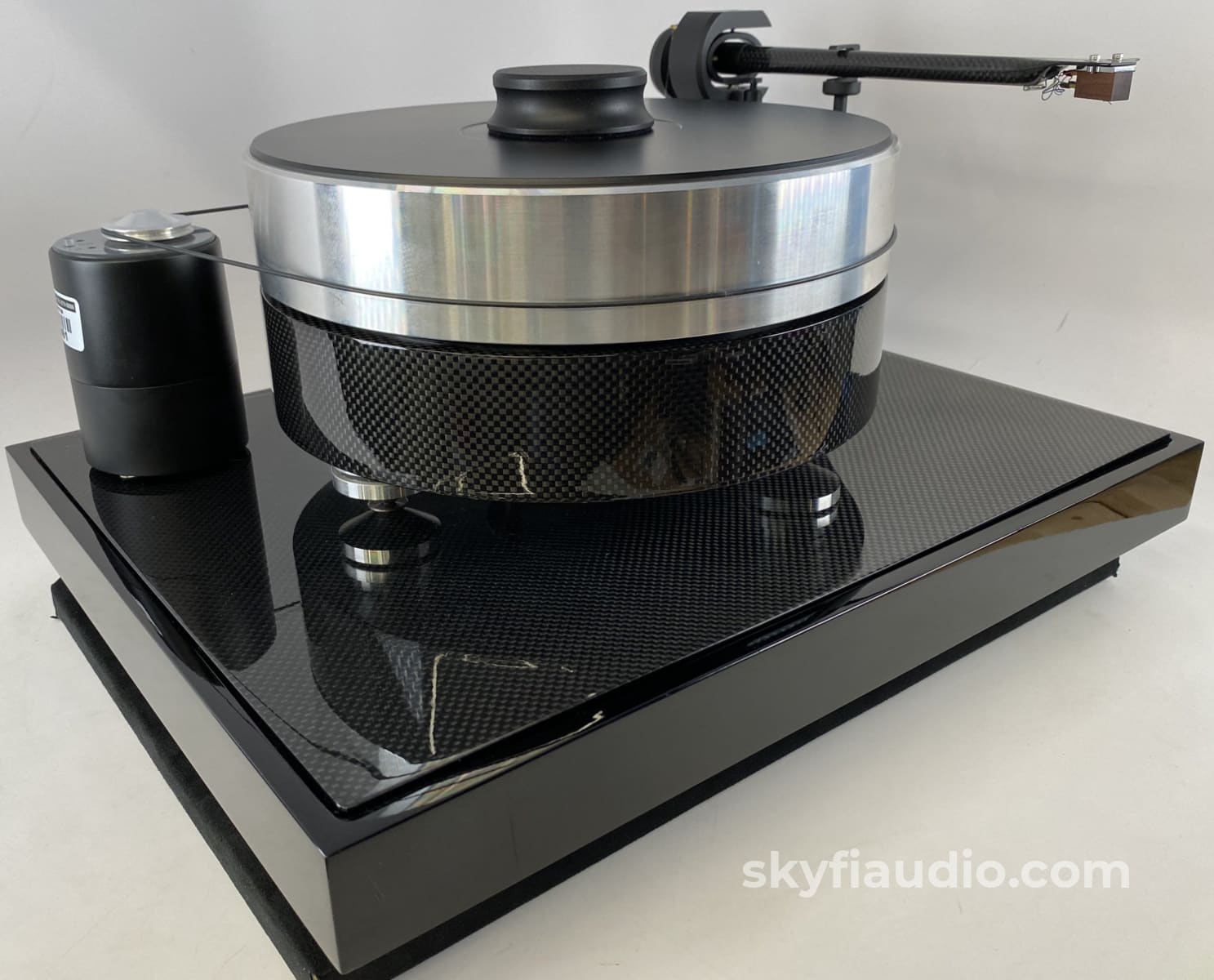 Pro-Ject Rpm 10 Carbon Turntable With Evo Arm And New Sumiko Songbird Cartridge