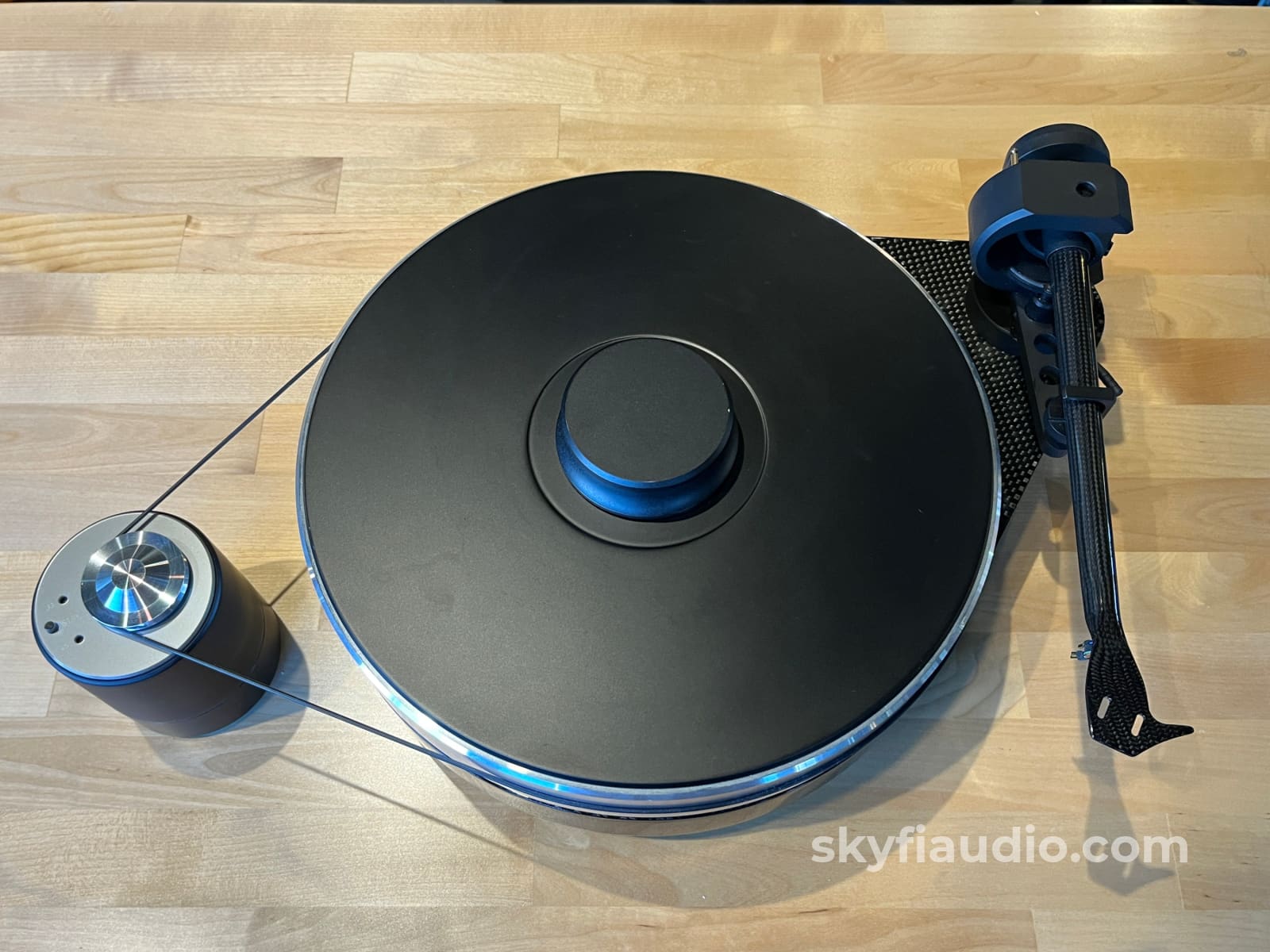 Pro-Ject RPM 9 Carbon Turntable W/ Ortofon X40 Cartridge - EVO Carbon Fiber Tonearm - Turntable