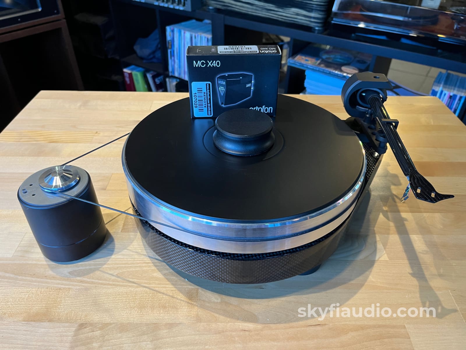 Pro-Ject RPM 9 Carbon Turntable W/ Ortofon X40 Cartridge - EVO Carbon Fiber Tonearm - Turntable