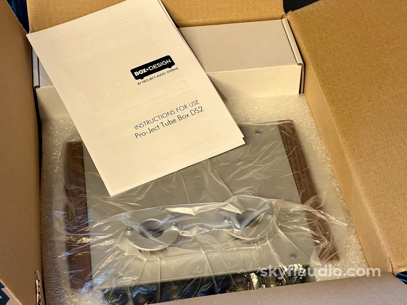 Pro-Ject Tube Box DS2 Phono Preamp w/Hybrid Design - Silver and Walnut