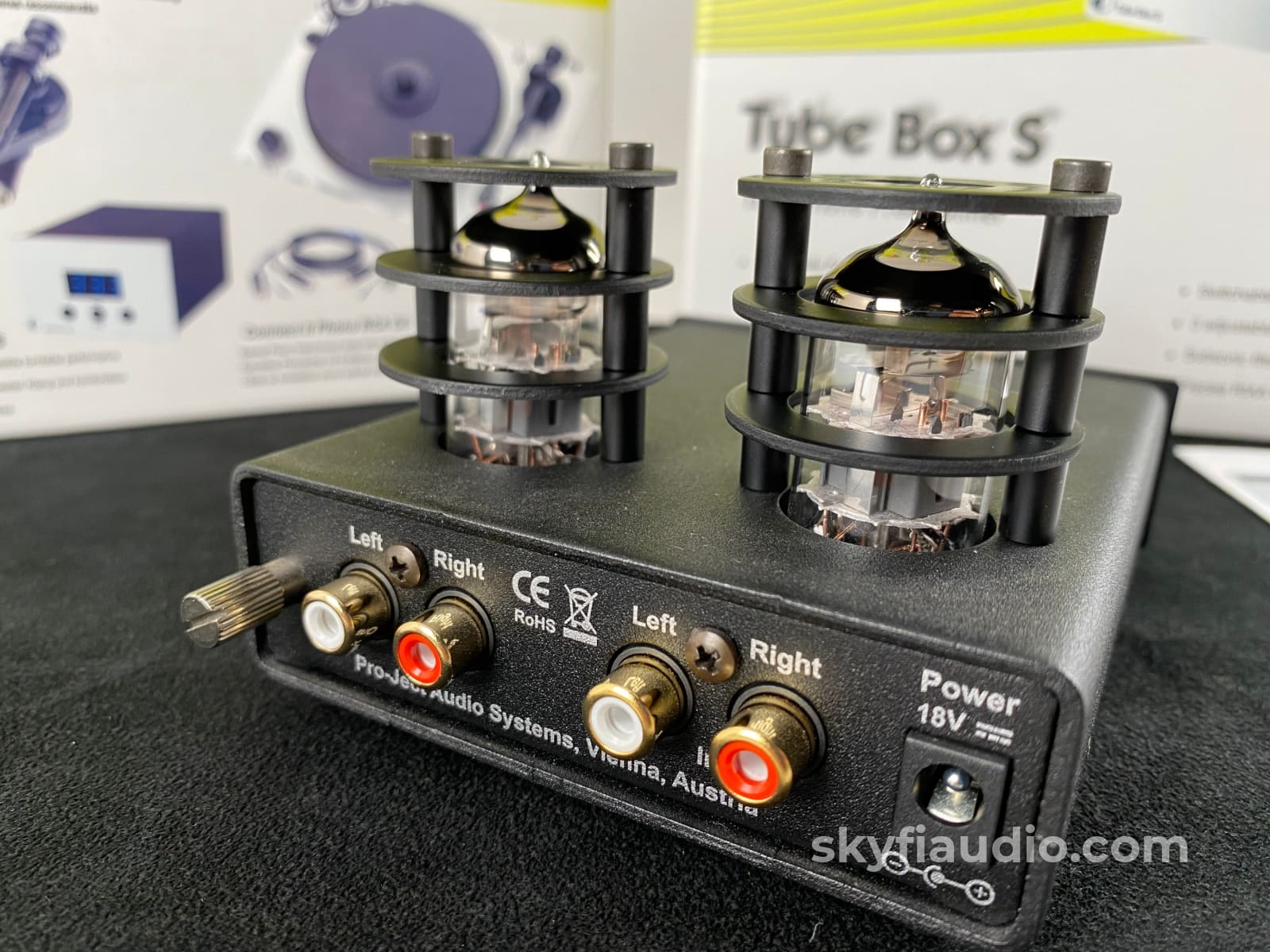 Pro-Ject Tube Box S - Mm/Mc Phono Preamp W/Tube Output Stage Preamplifier