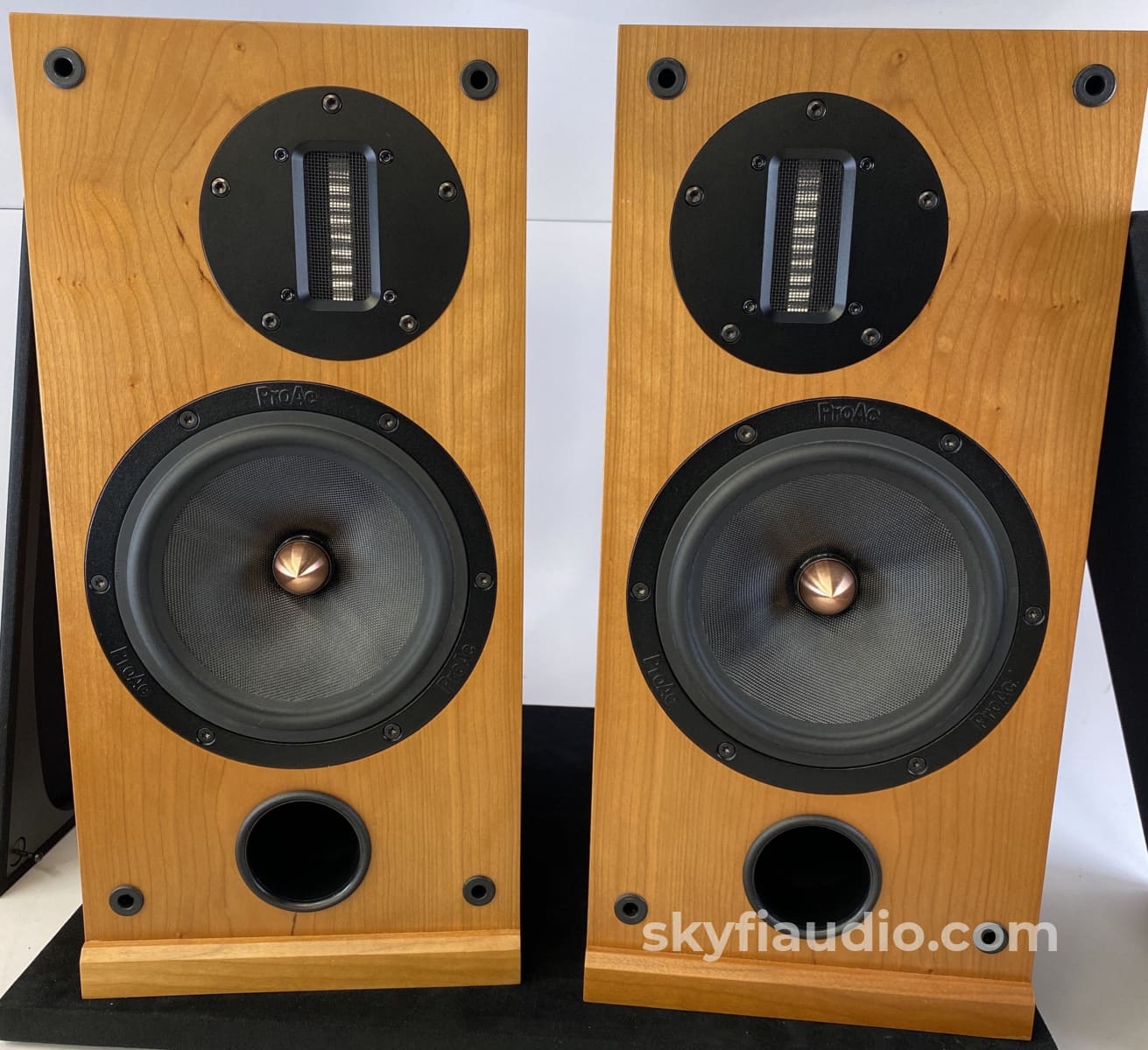 Proac Response D2R Speakers Featuring Ribbon Tweeters - Complete Set