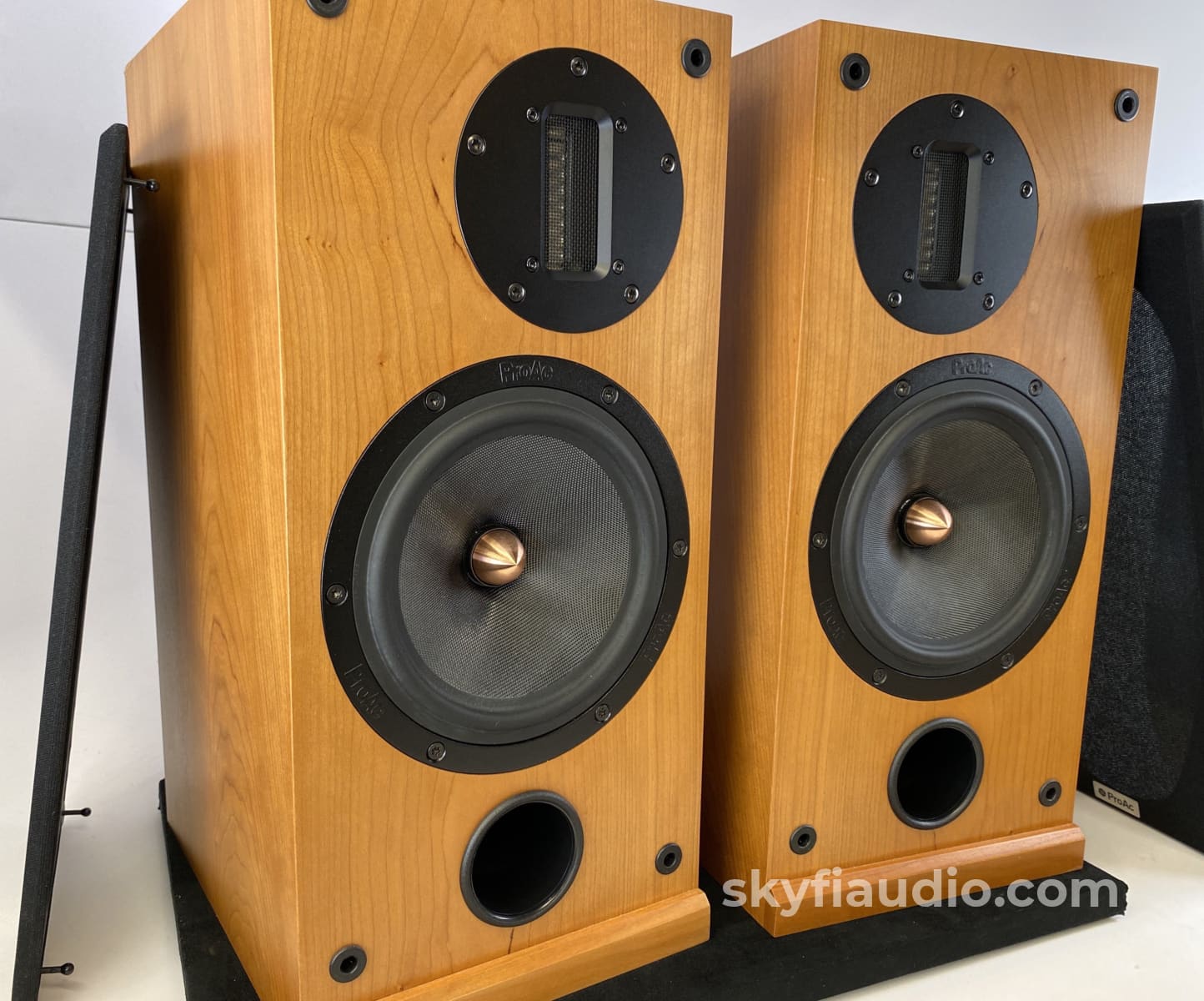 Proac Response D2R Speakers Featuring Ribbon Tweeters - Complete Set