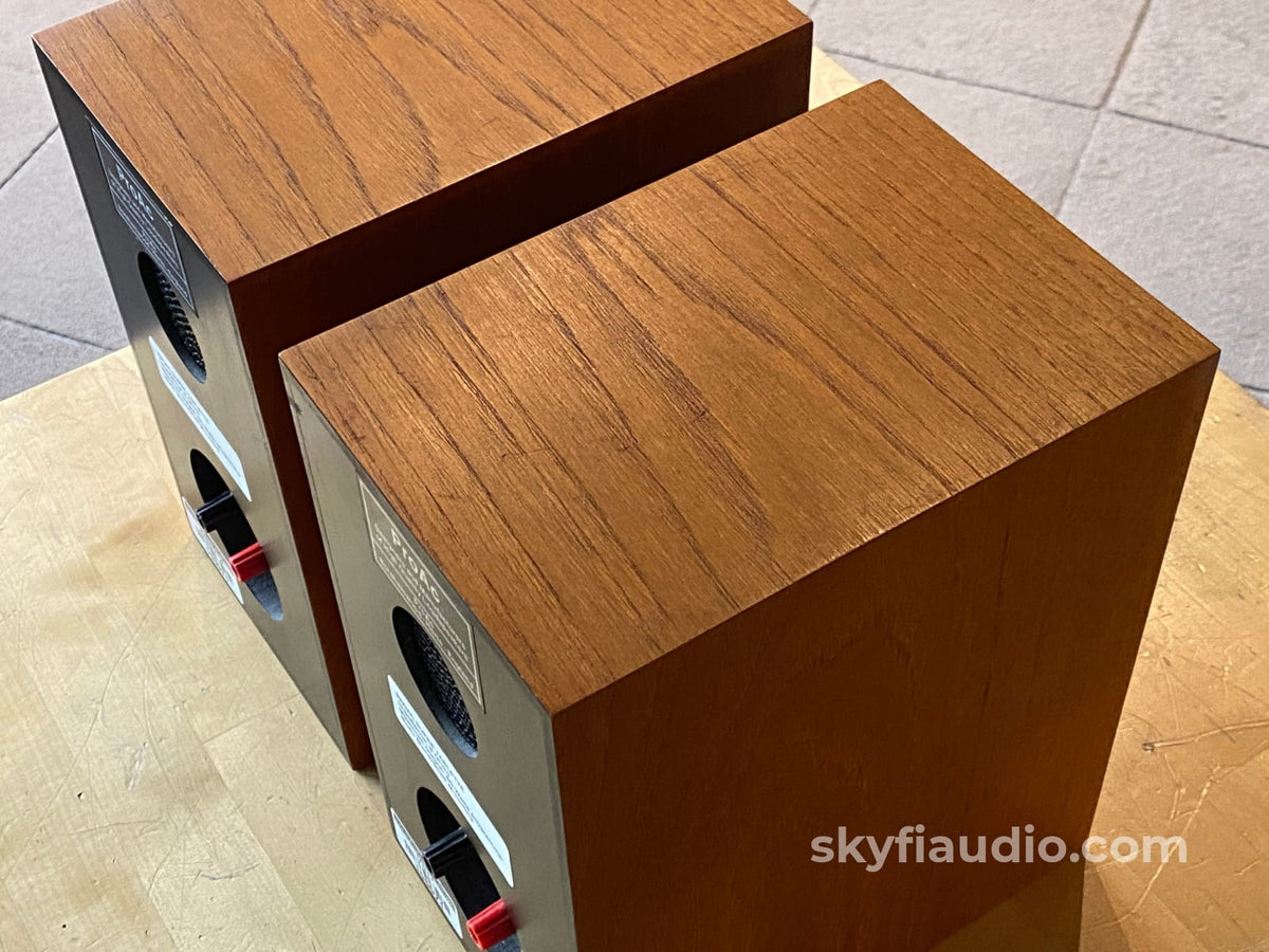 Proac Super Tablette Bookshelf Speakers - Survivors